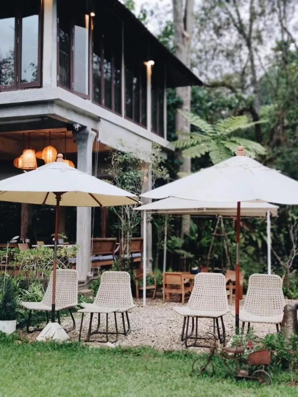 Restaurant/places to eat in Proud Phu Fah Maerim Resort