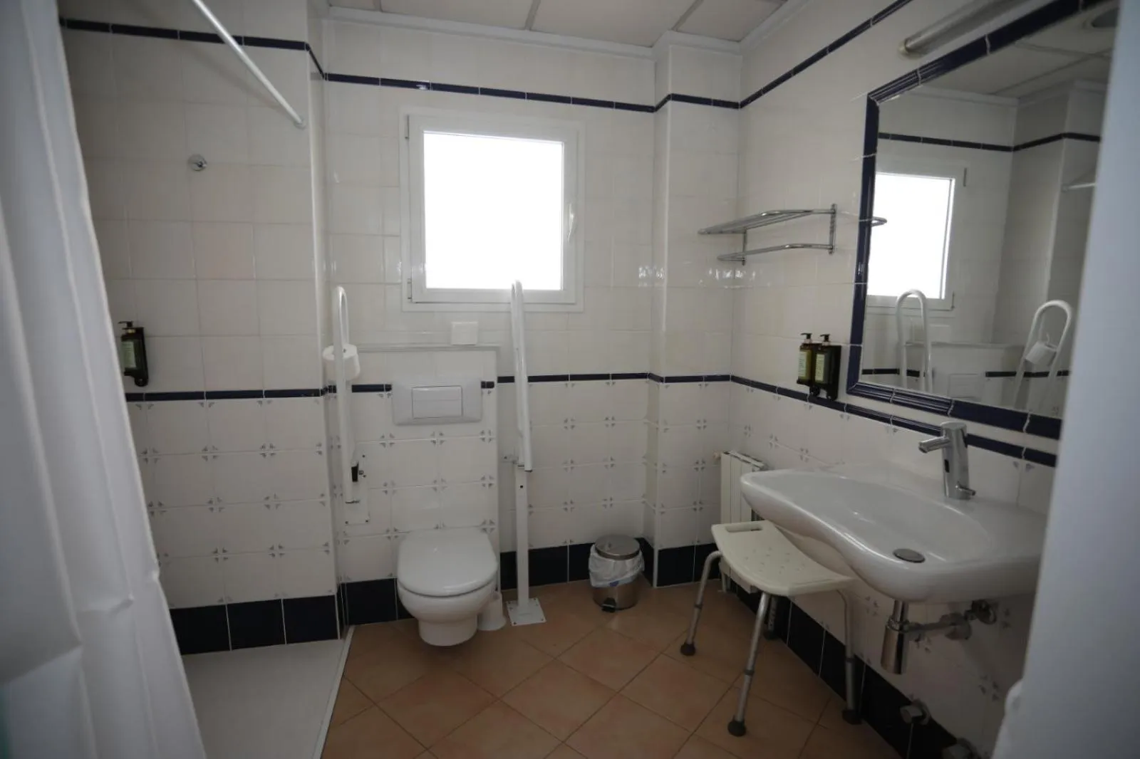 Bathroom in Hotel Ramis fundado en 1969