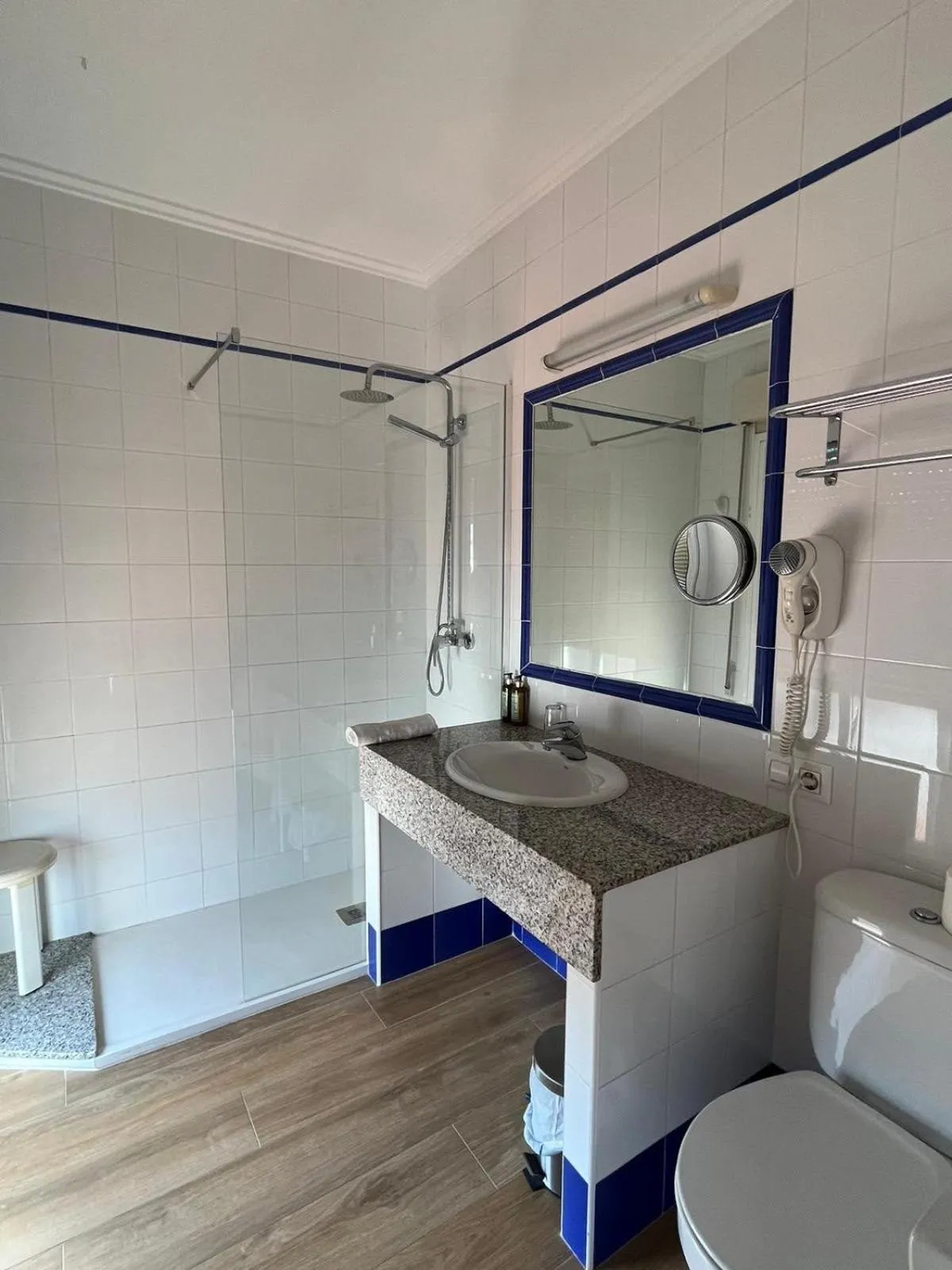 Toilet in Hotel Ramis fundado en 1969