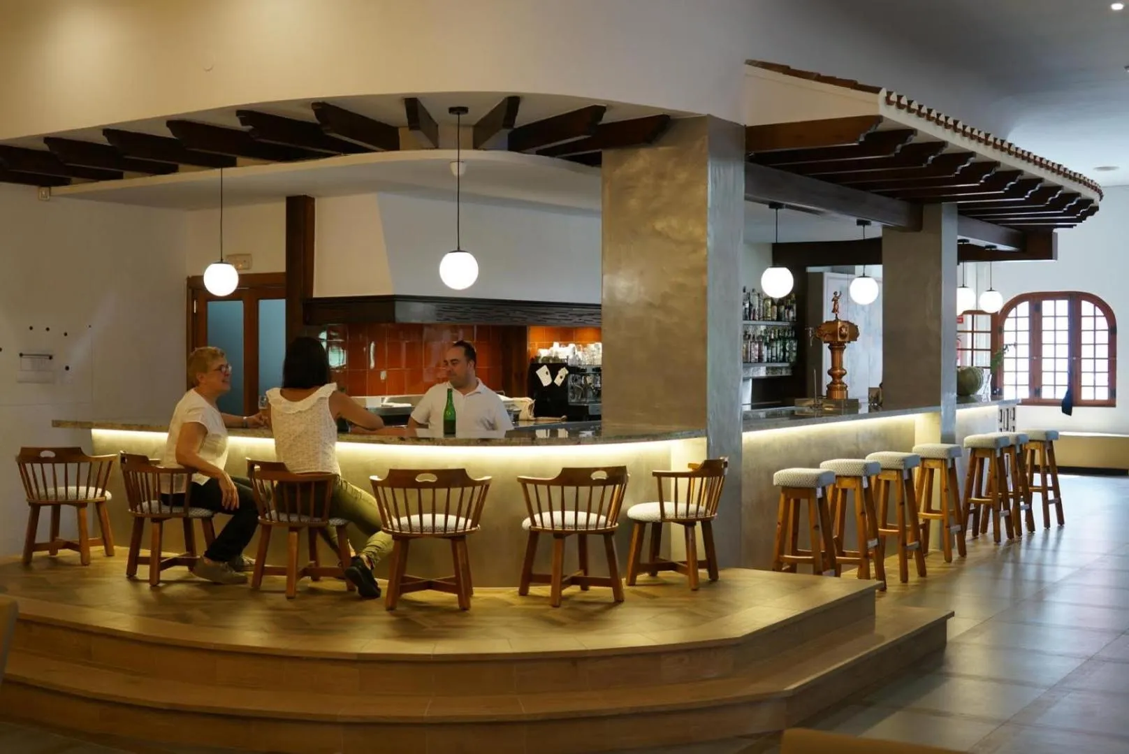 Lounge or bar in Hotel Ramis fundado en 1969