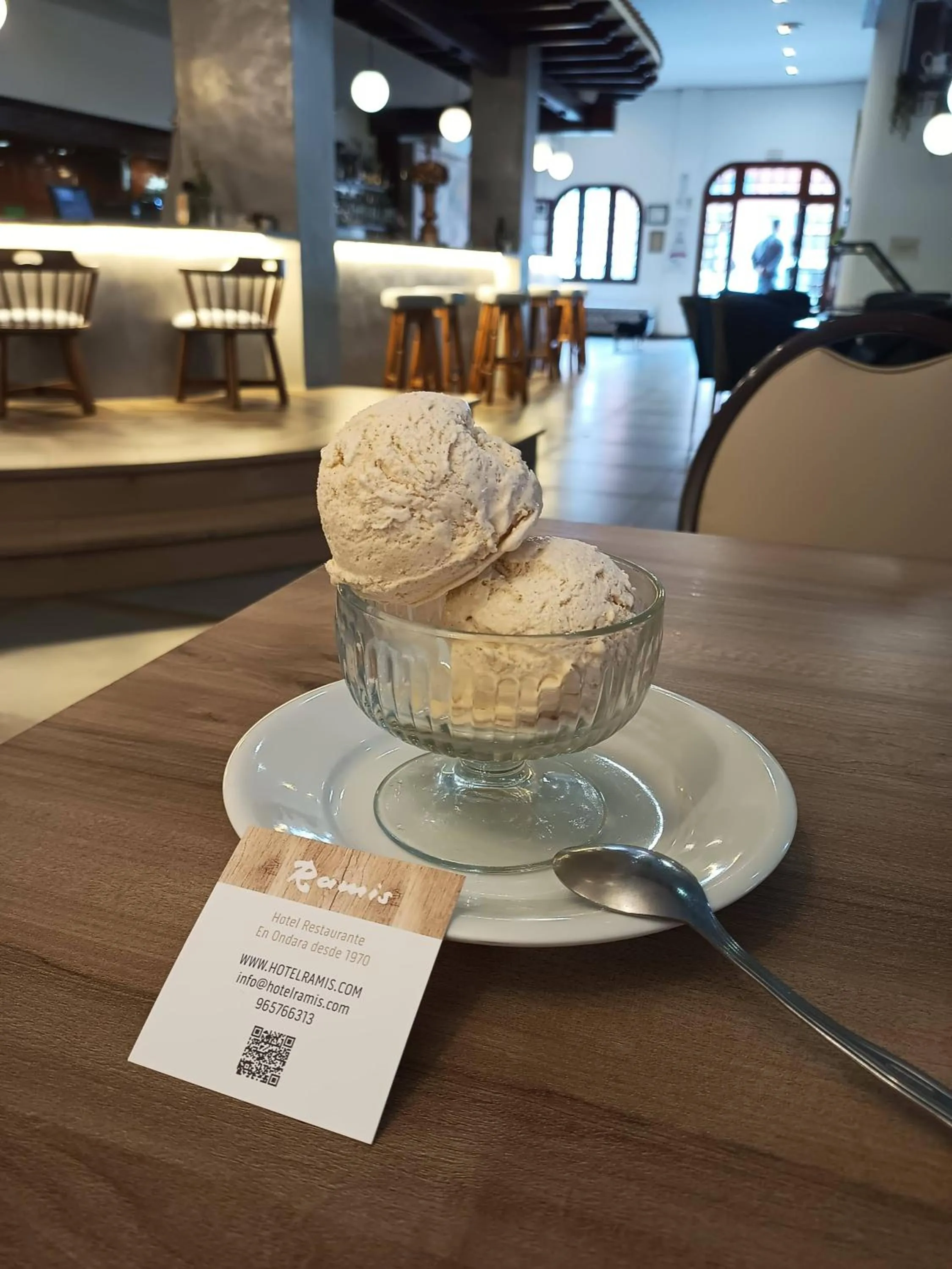 Lounge or bar in Hotel Ramis fundado en 1969