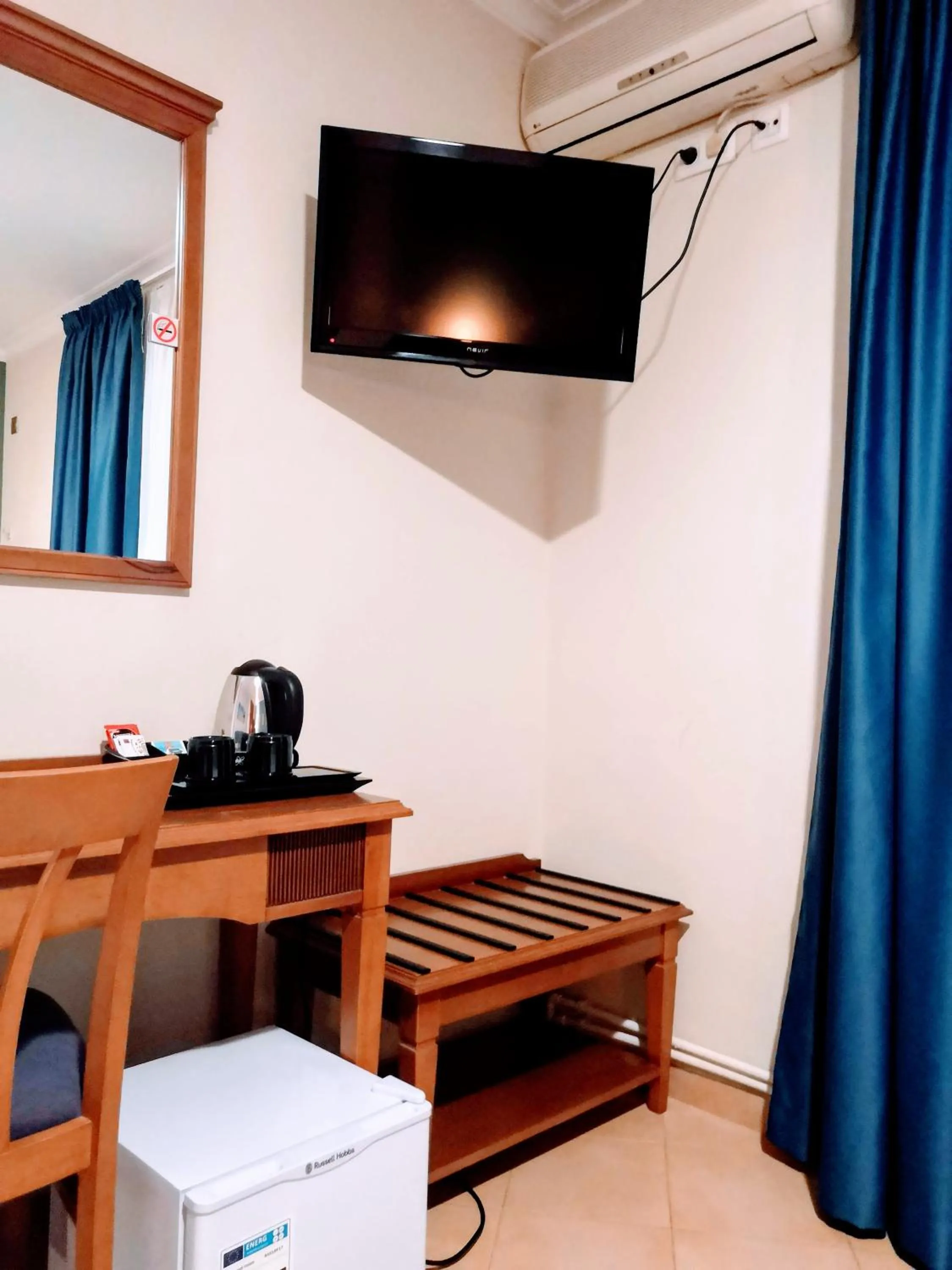 TV and multimedia in Hotel Ramis fundado en 1969