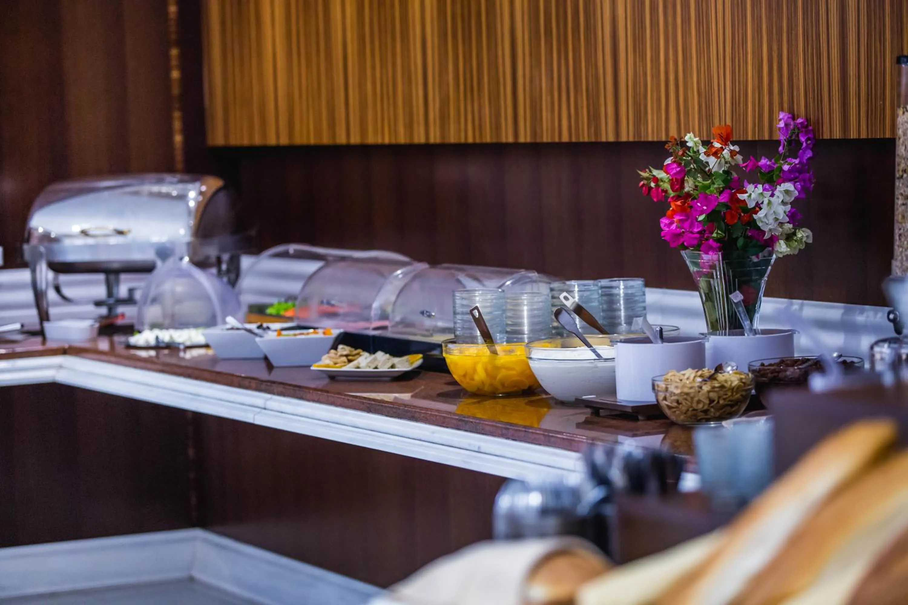 Crithoni's Paradise Hotel