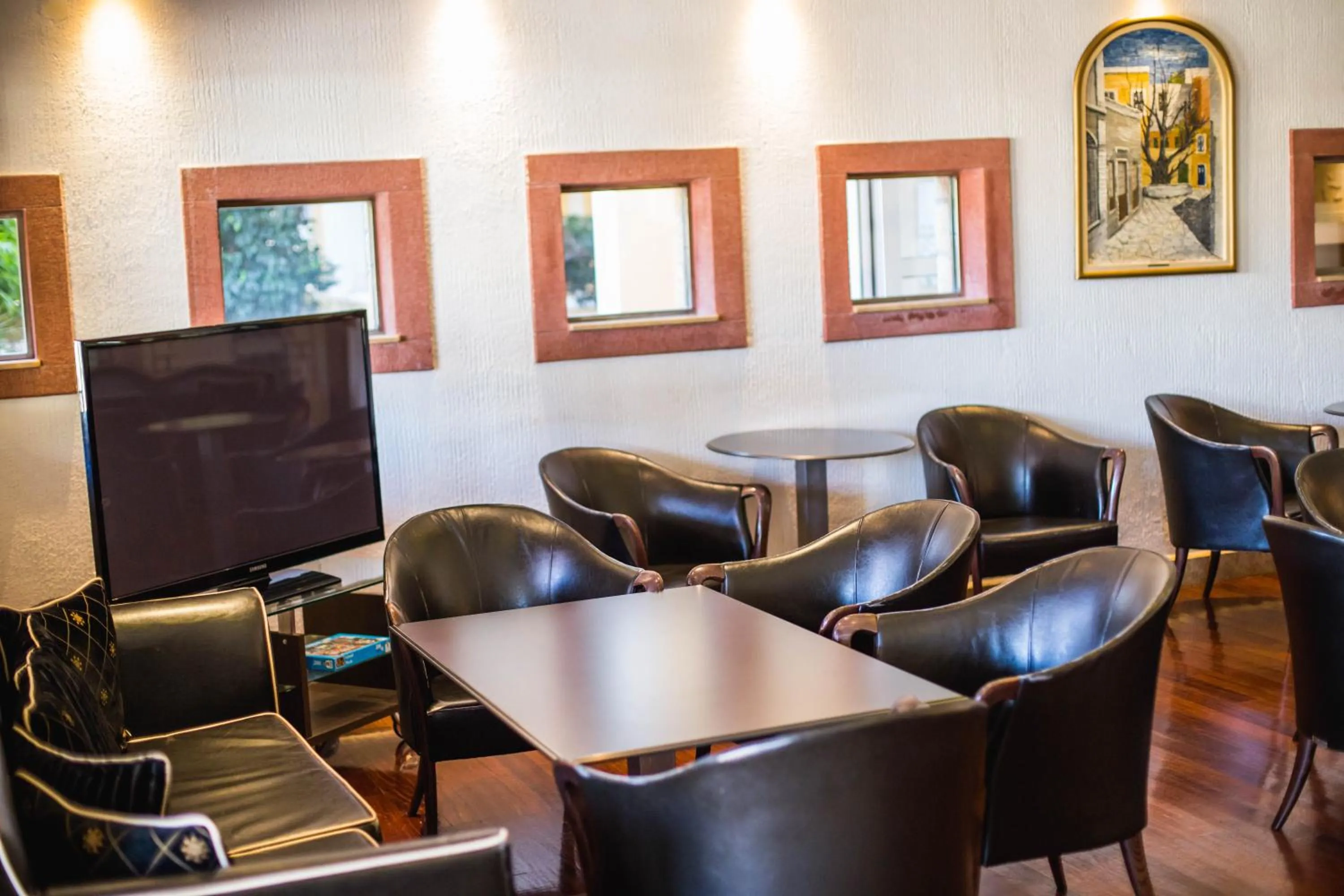 Crithoni's Paradise Hotel