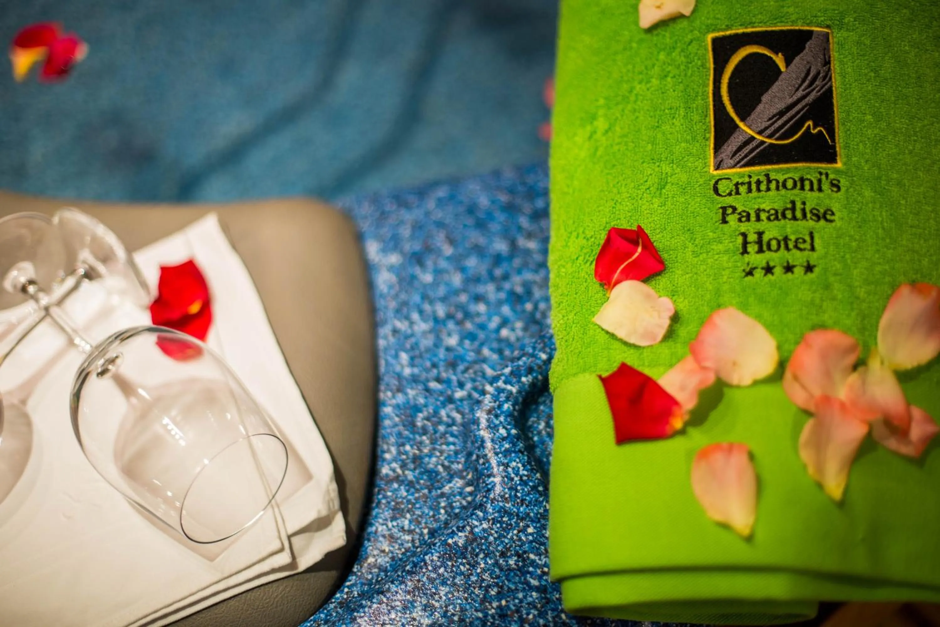 Crithoni's Paradise Hotel