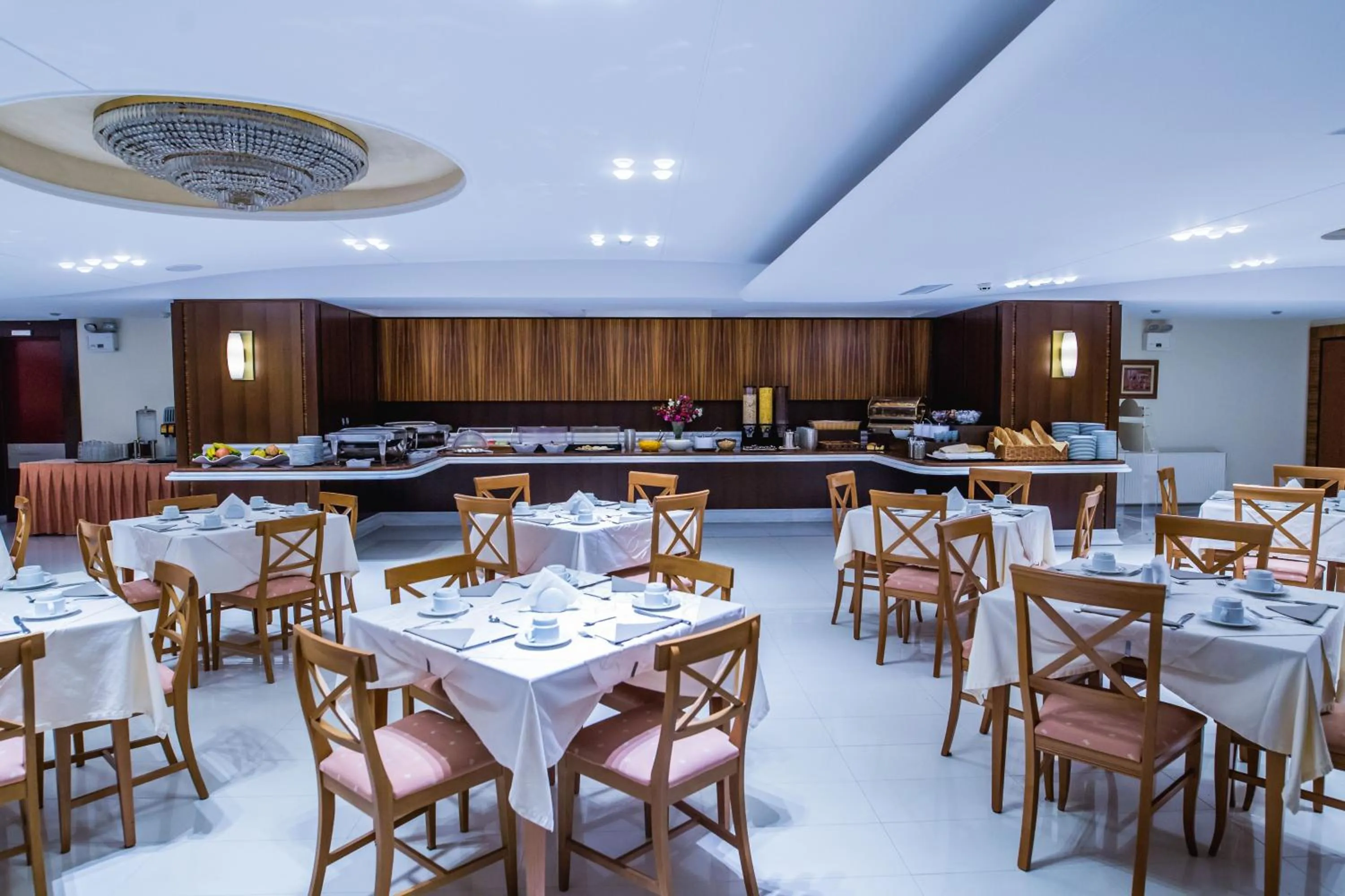 Crithoni's Paradise Hotel