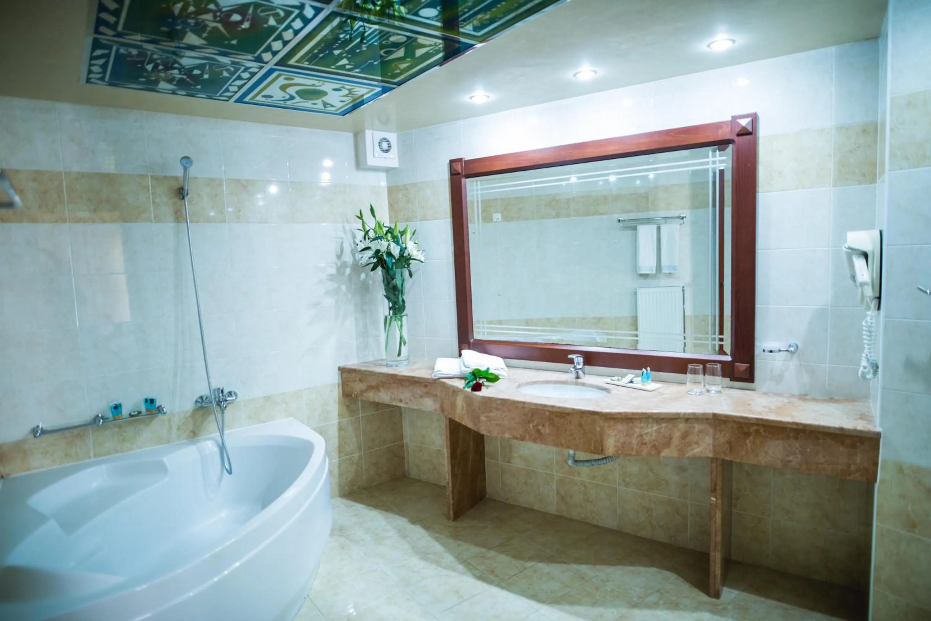 Crithoni's Paradise Hotel