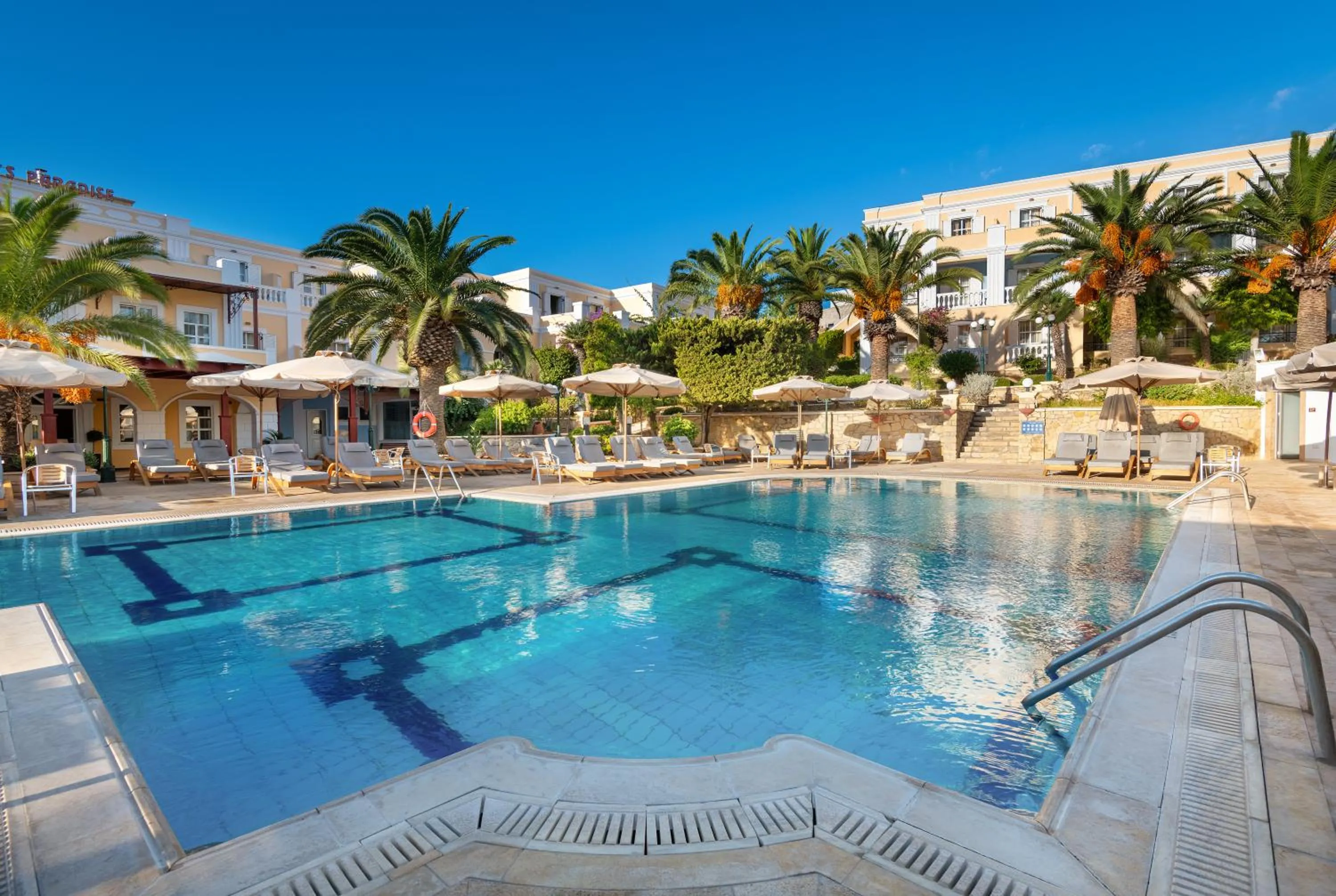 Crithoni's Paradise Hotel