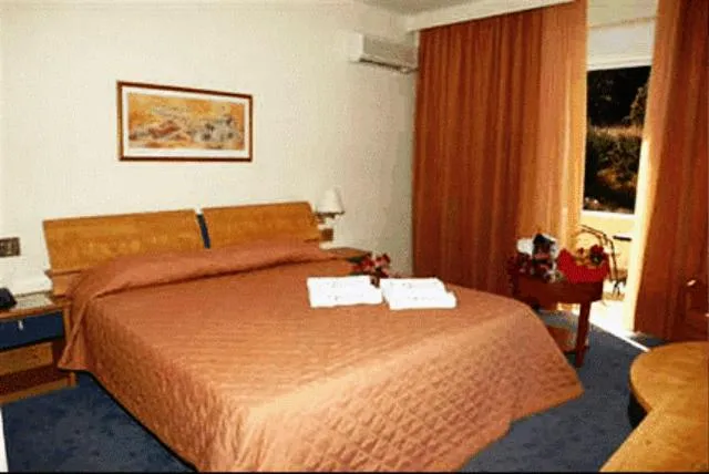 Double or Twin Room with Garden View in Crithoni's Paradise Hotel