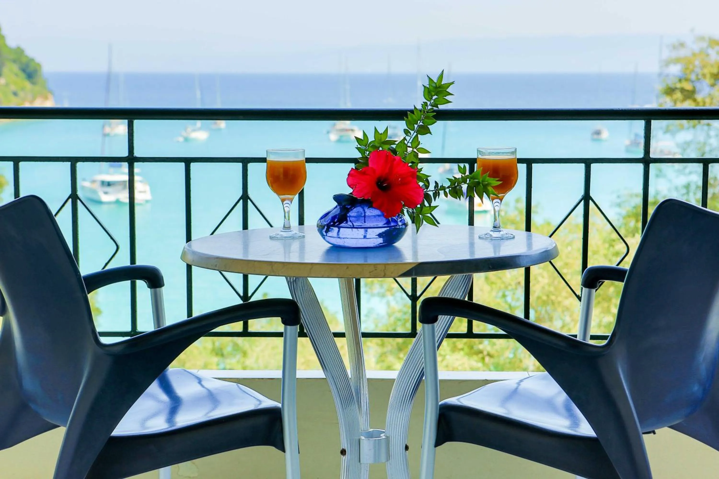 Amfitriti Hotel & Studios