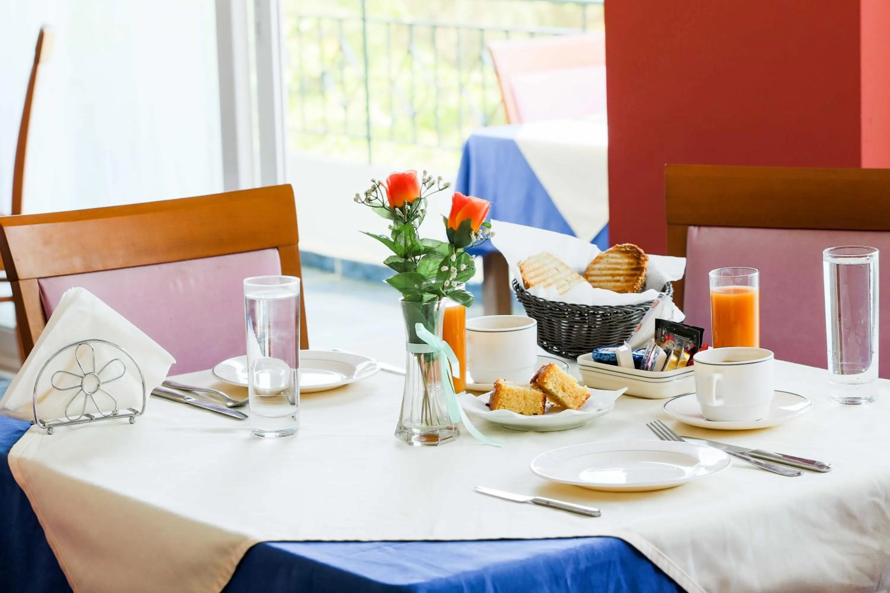 Amfitriti Hotel & Studios