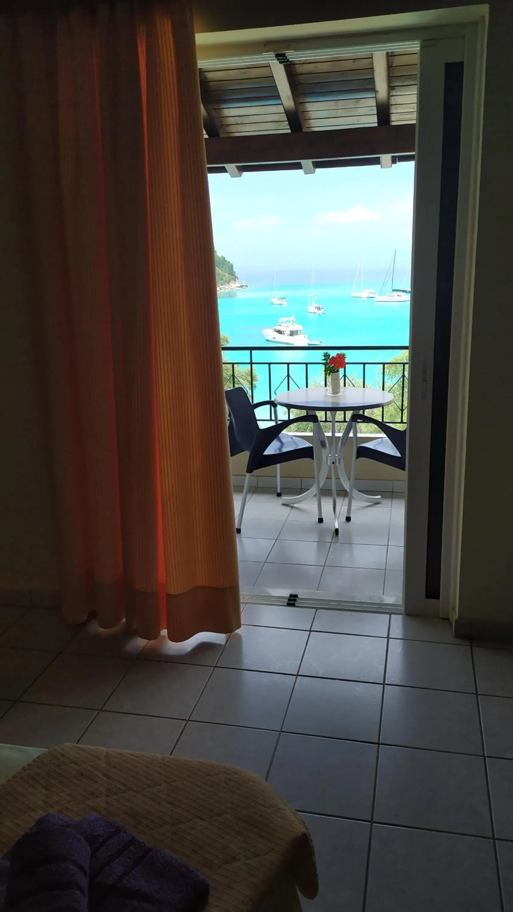 Amfitriti Hotel & Studios