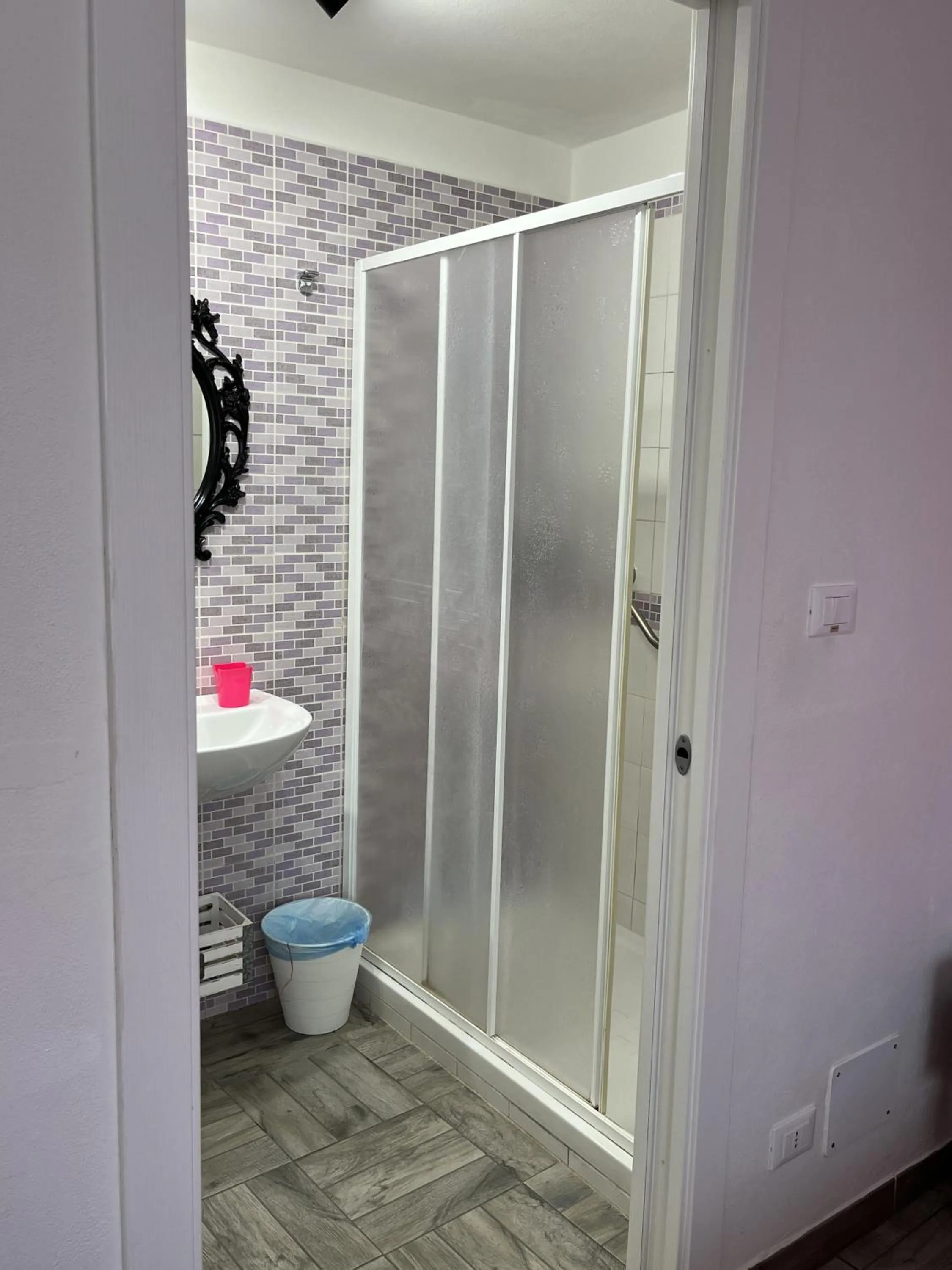 Shower in B&B Comacchio