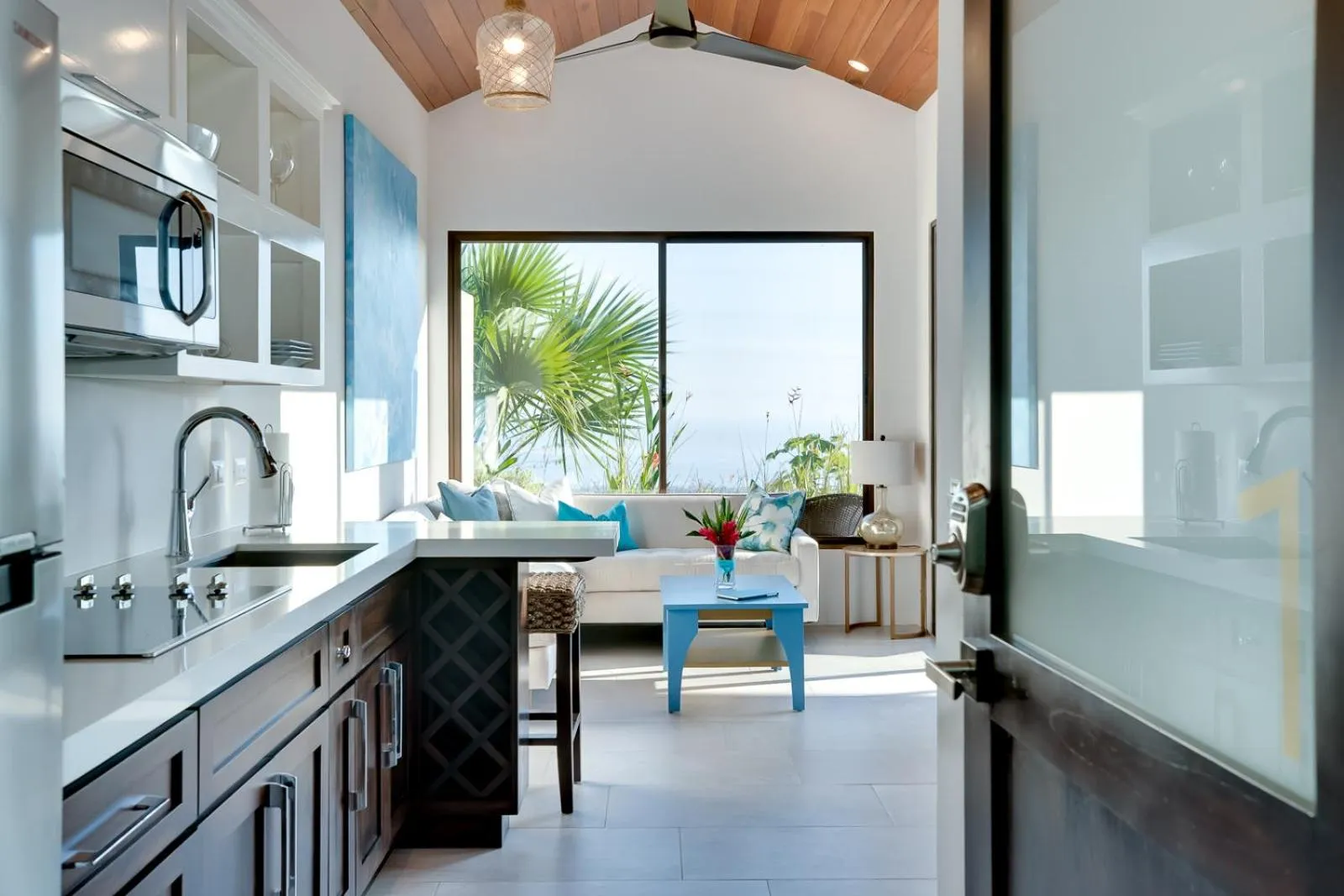 kitchen in Golden Pineapple Villas-Adults Only