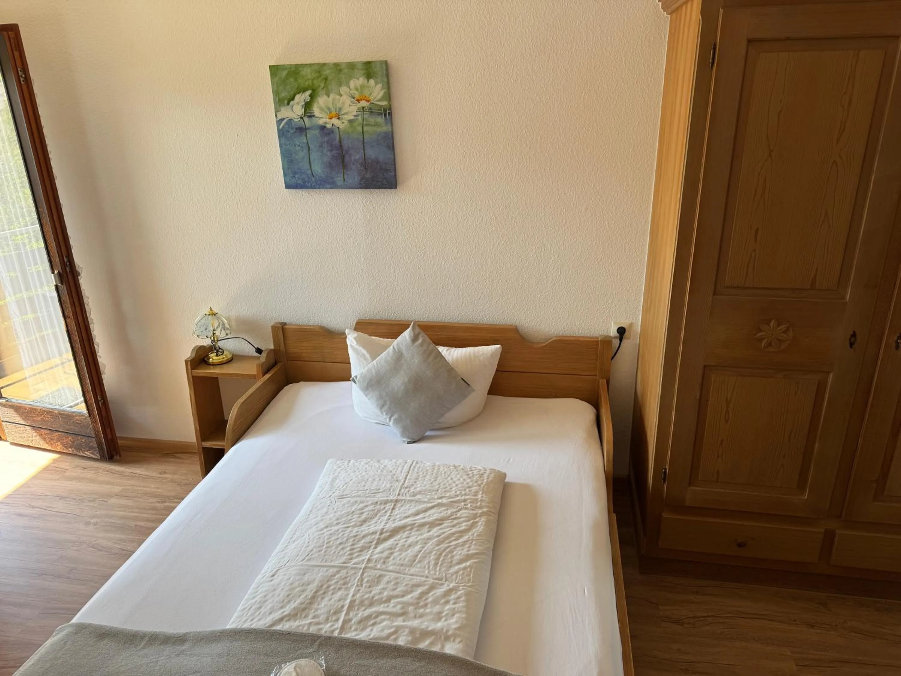 Bed in Hotel Restaurant Adler Stube