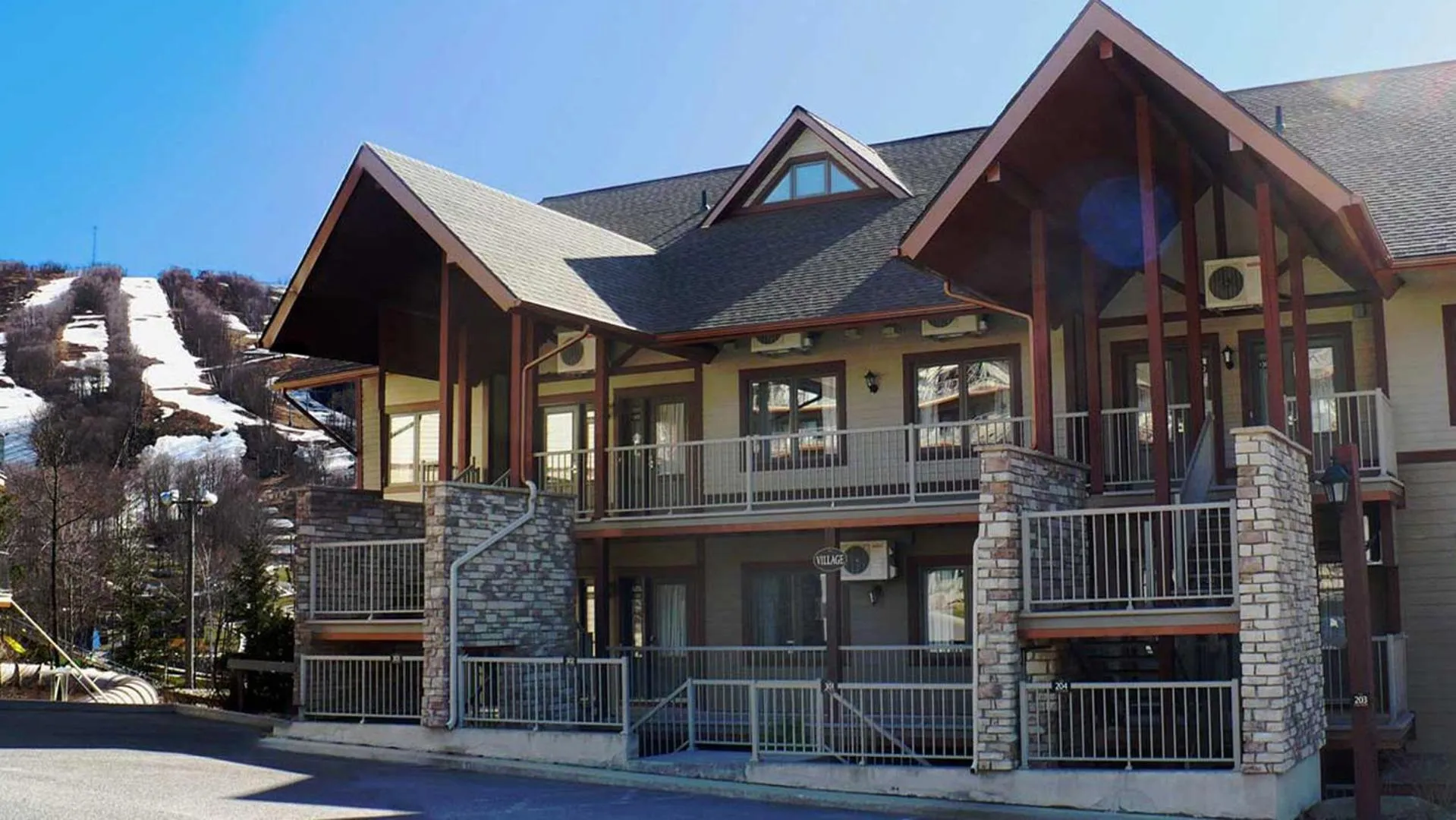 Property building in Au pied des pentes