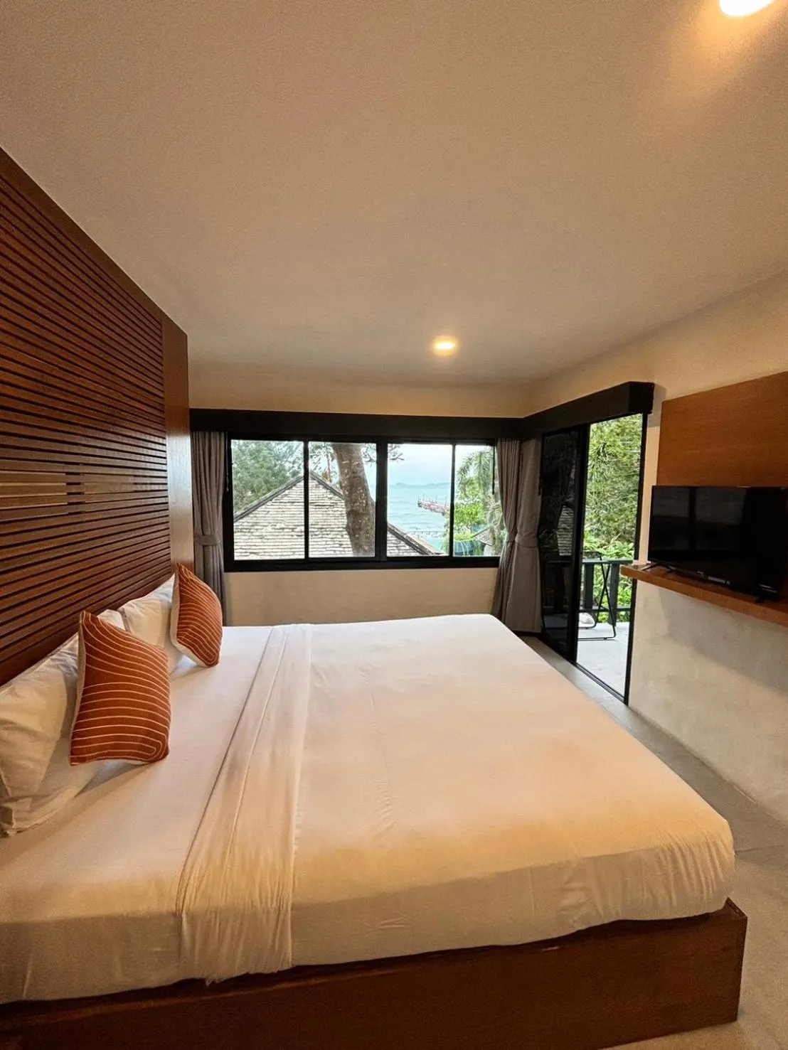 View (from property/room), Bed in Punnpreeda Beach Resort - SHA Plus Certified