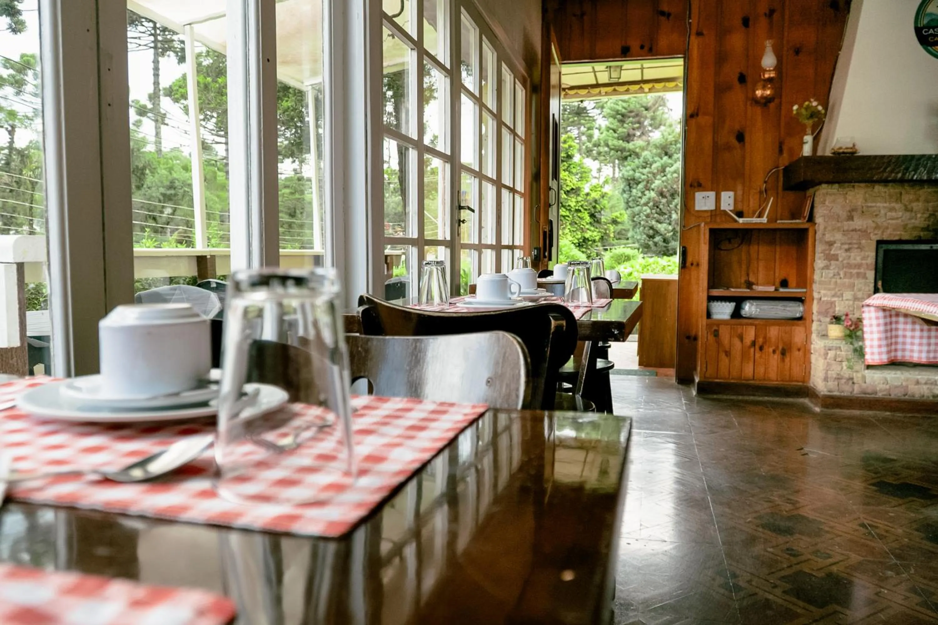 Dining area in VELINN Pousada Casa de Campos Capivari House