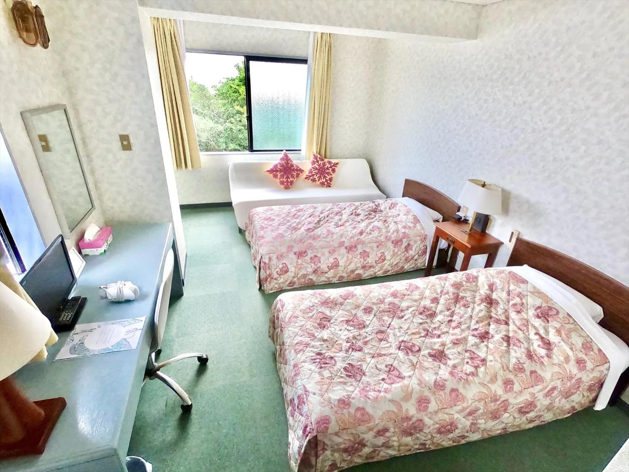 Photo of the whole room, Bed in Pension Moon Villa