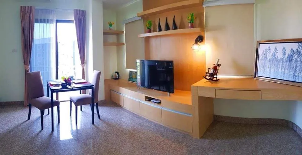 The Route Sriracha Hotel And Residence