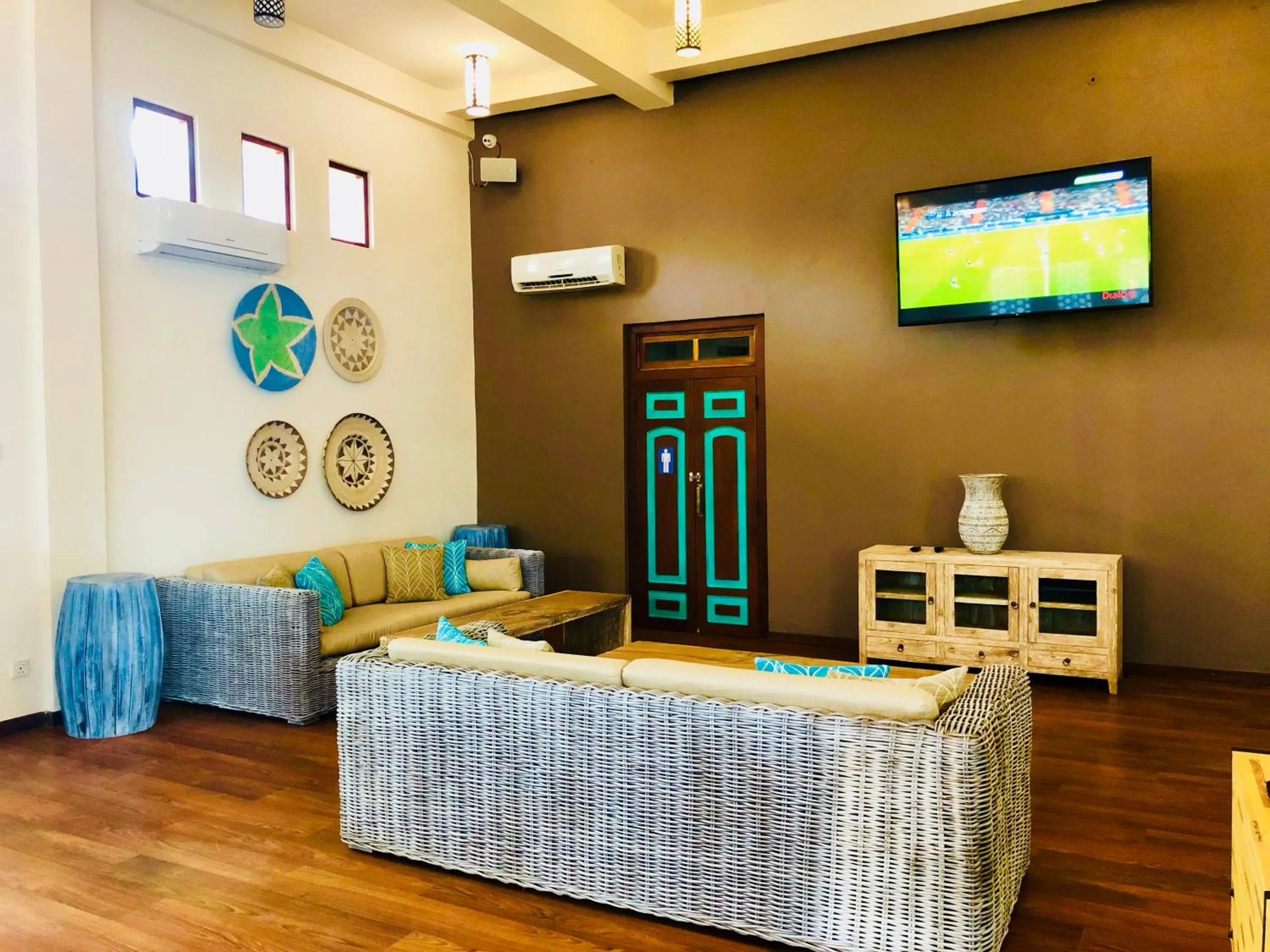 Entertainment in Thaproban Pavilion Waves