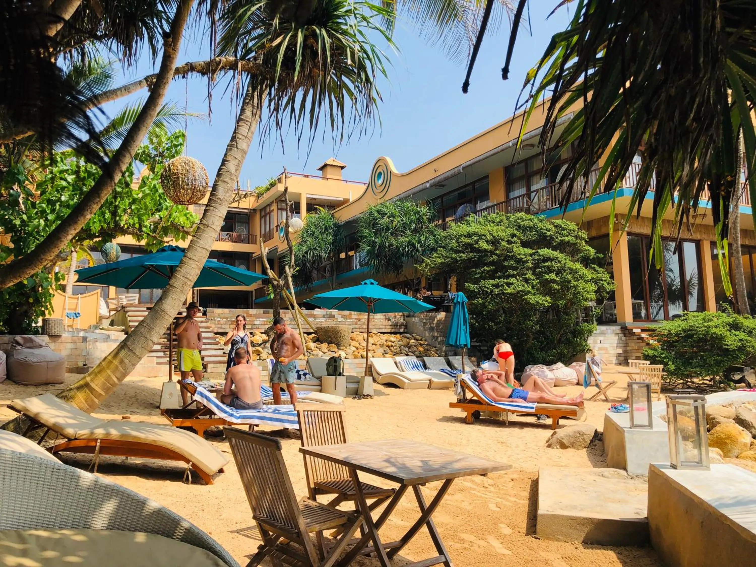 Beach in Thaproban Pavilion Waves