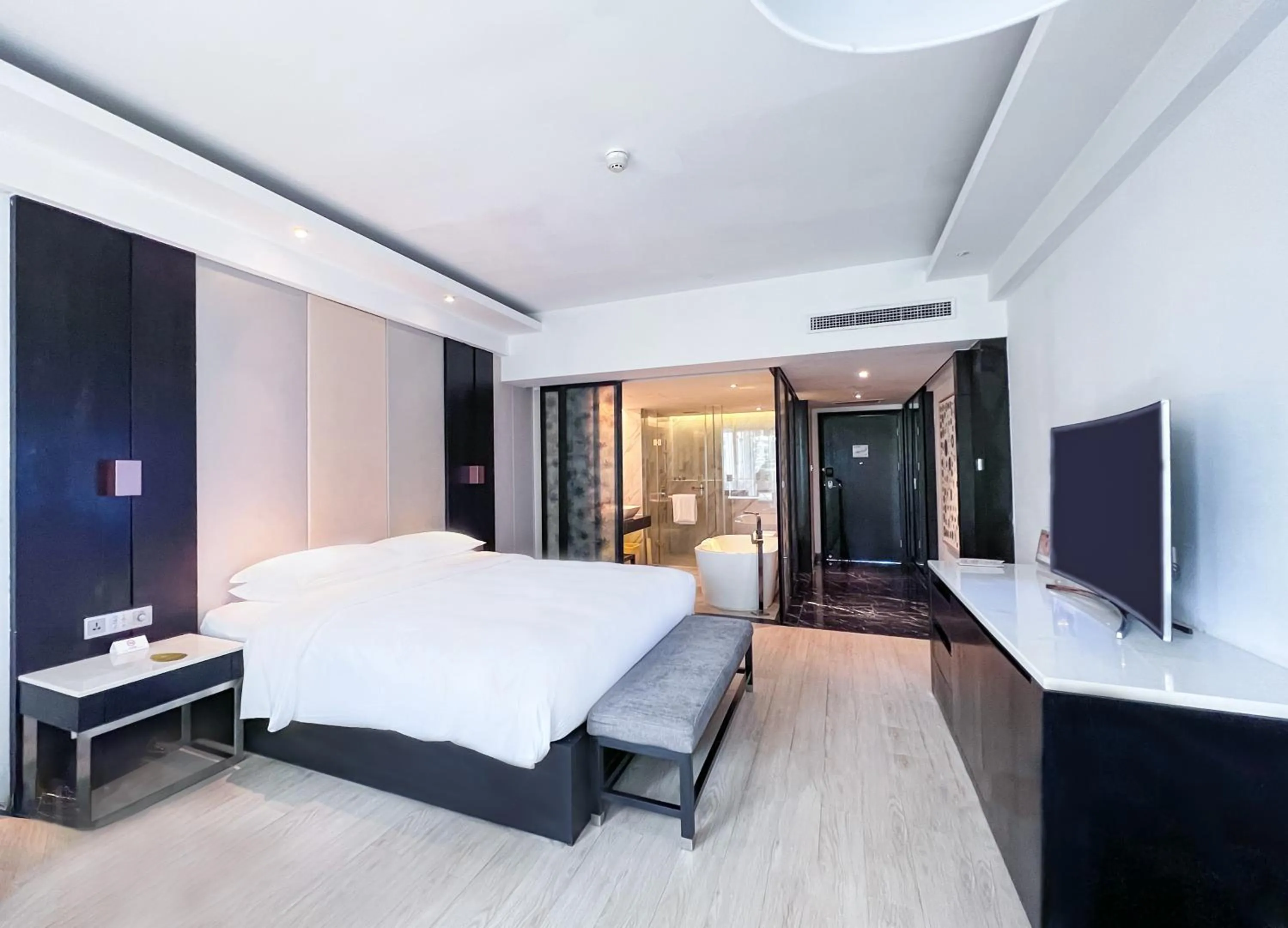 Bed in Palace Resort Villas Yalong Bay Sanya