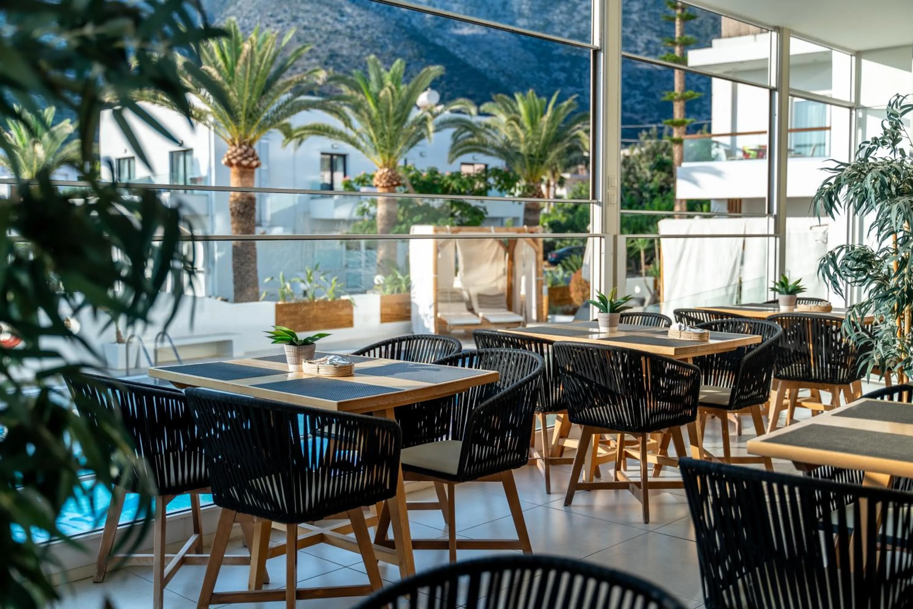 Restaurant/places to eat in Nostos Beach Boutique Hotel