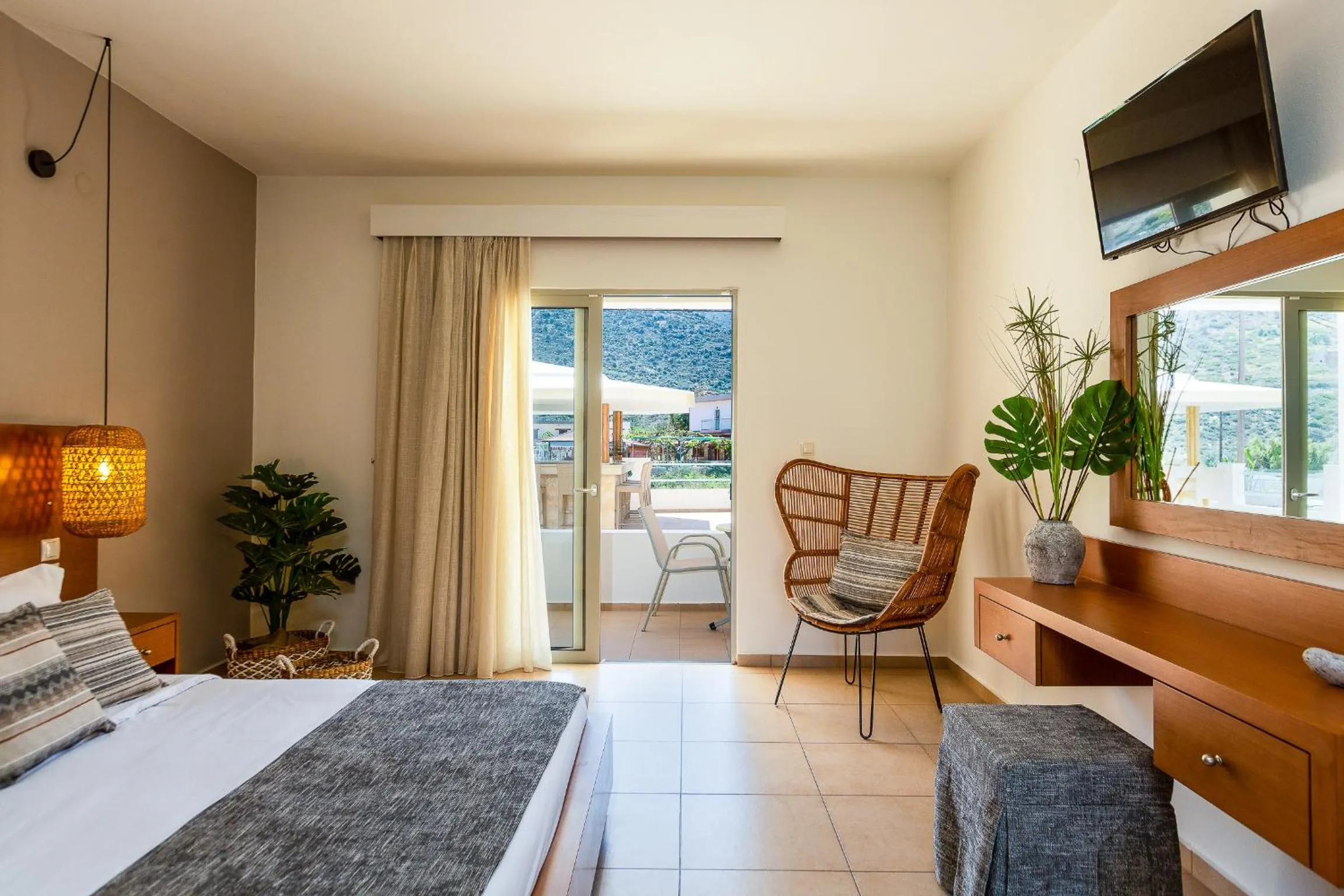 TV and multimedia, Bed in Nostos Beach Boutique Hotel