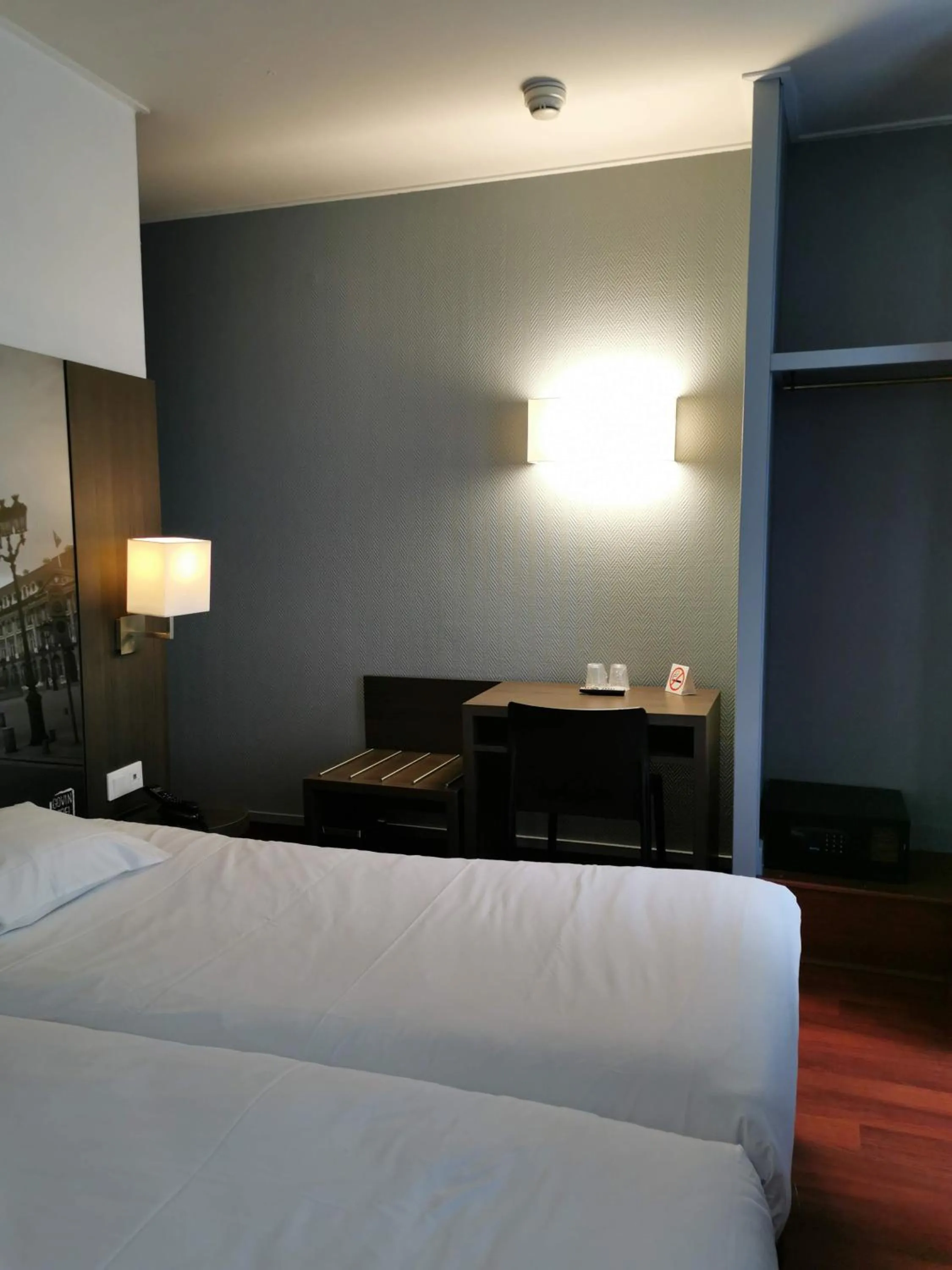 Photo of the whole room, Bed in Hotel Victoria