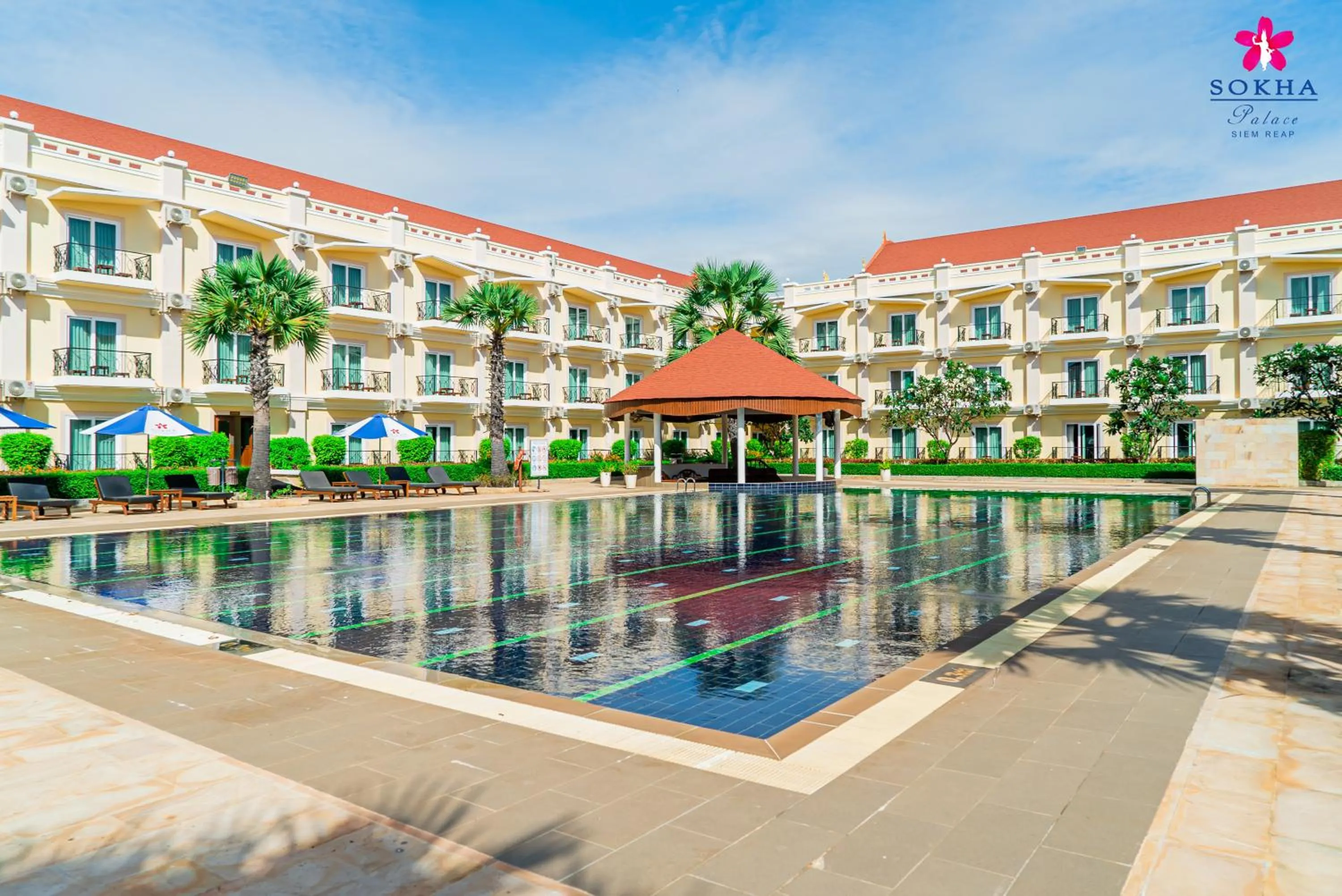 Swimming pool in Sokha Palace Siem Reap Hotel