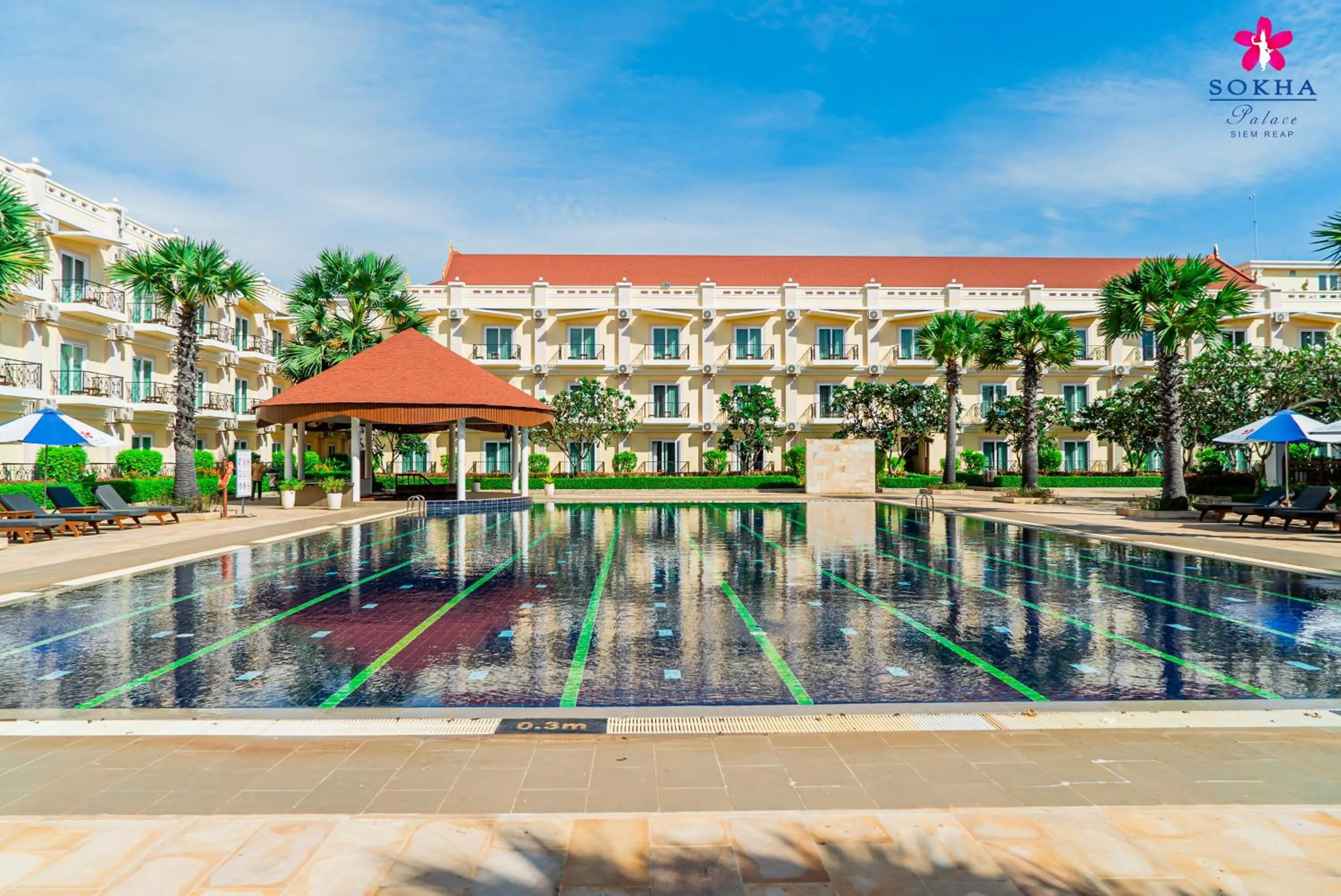 Swimming pool in Sokha Palace Siem Reap Hotel