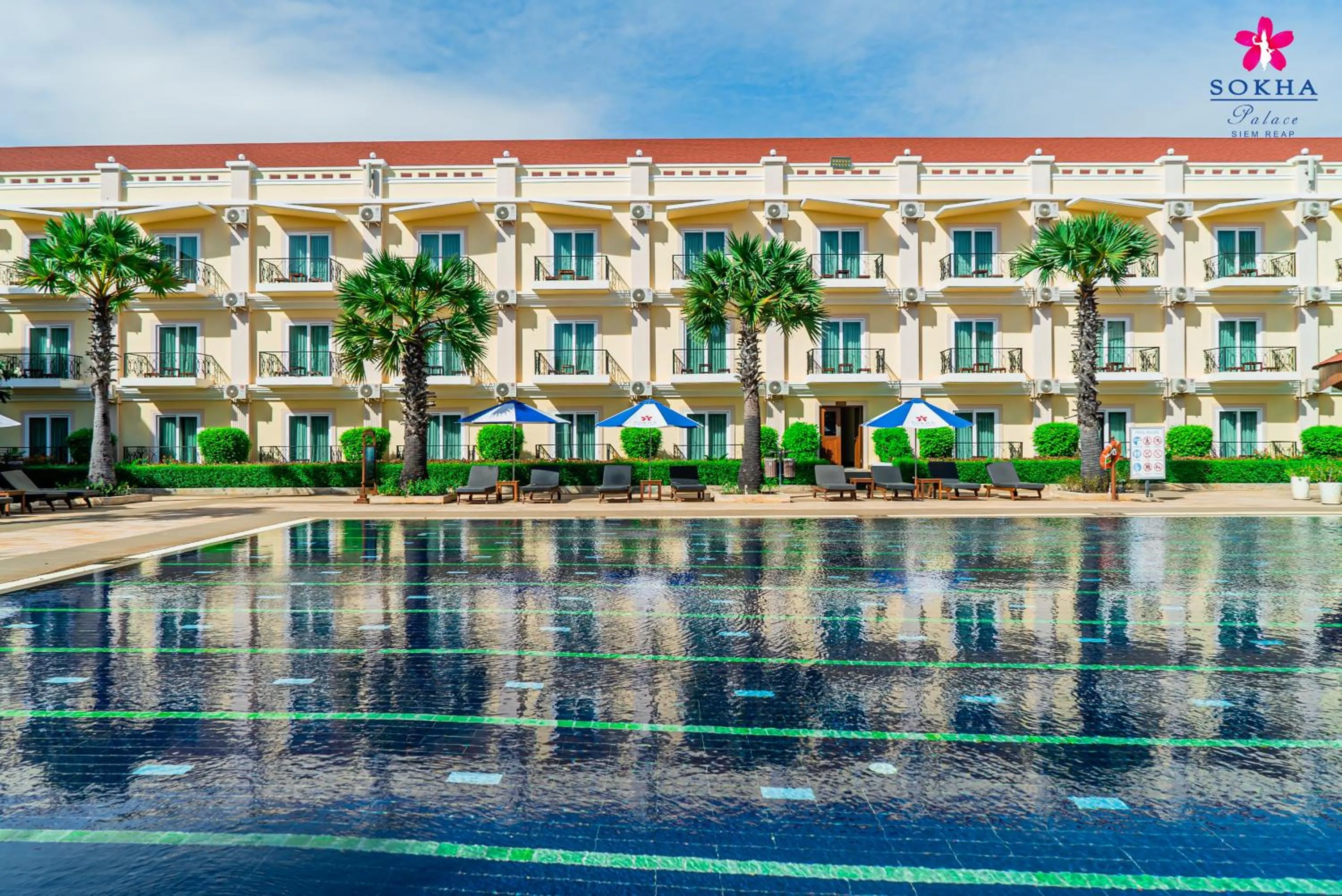 Swimming pool in Sokha Palace Siem Reap Hotel