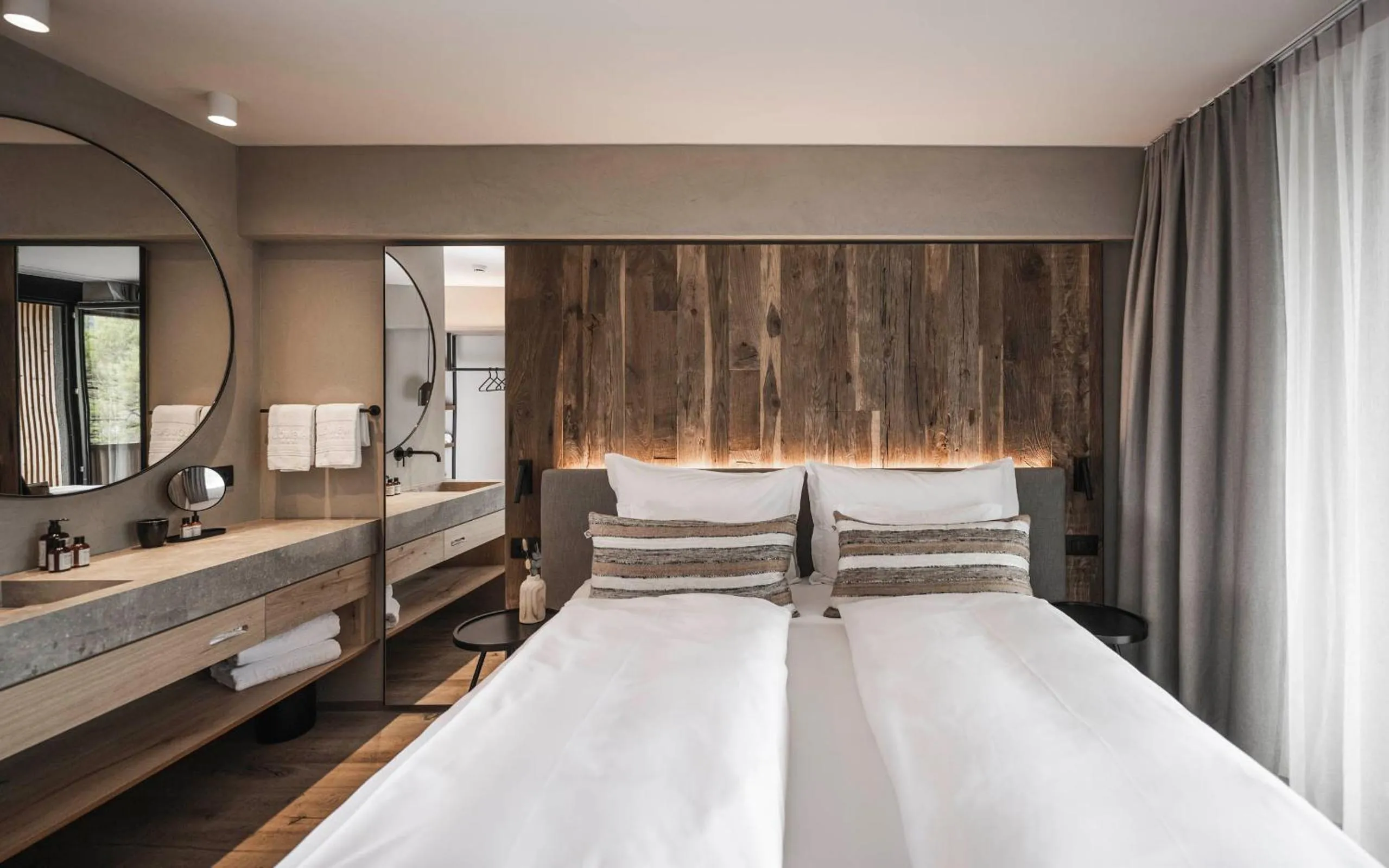 Staff, Bed in Hotel Löwenhof