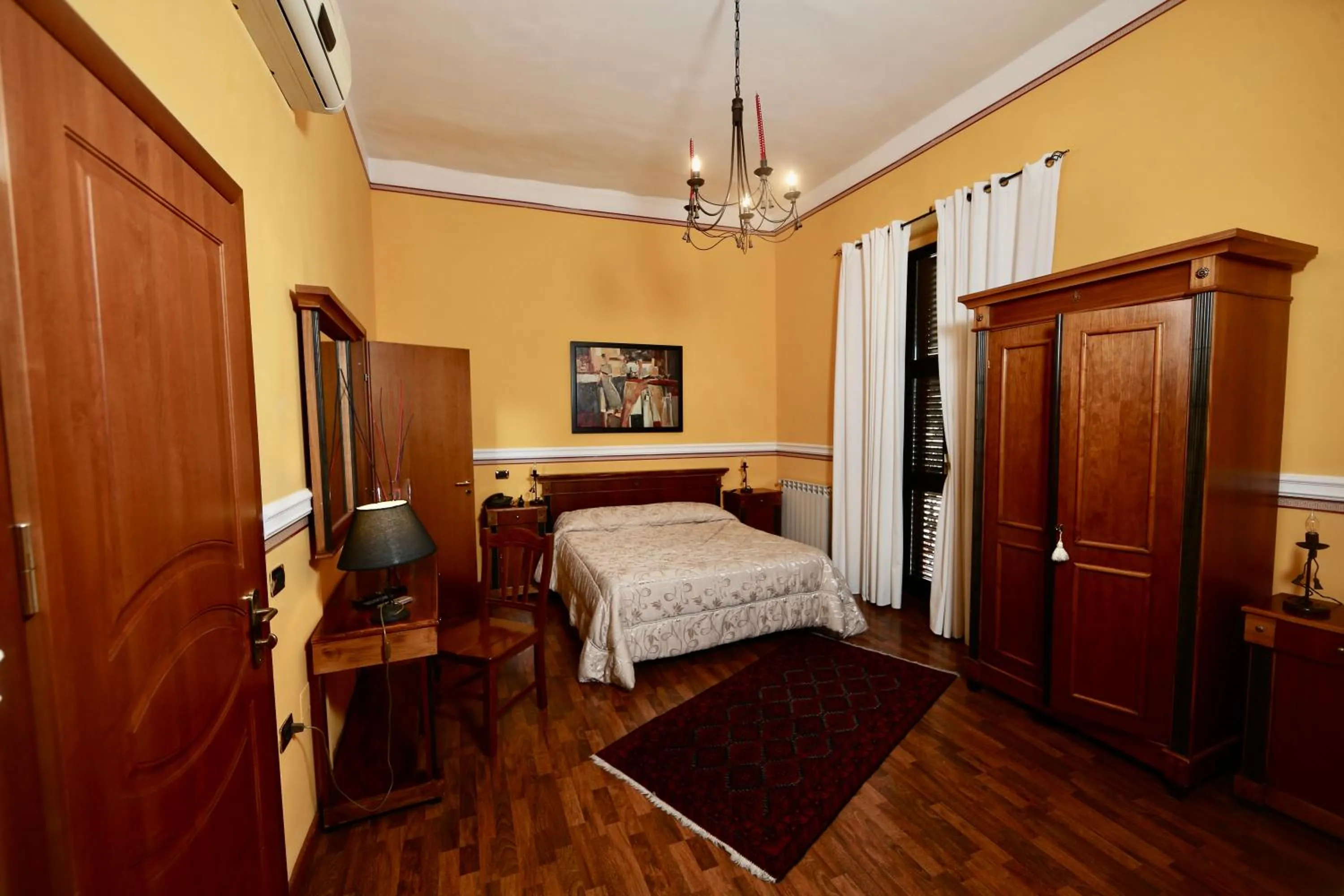 Bedroom, Bed in Hotel Amadeus