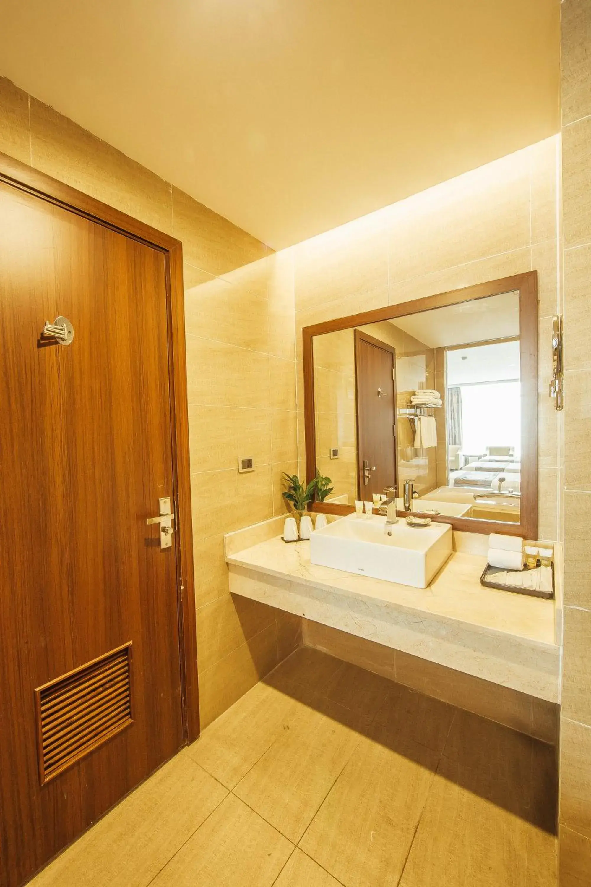 Deluxe Triple Room in Muong Thanh Luxury Bac Ninh Hotel Deluxe Triple Room in Muong Thanh Luxury Bac Ninh Hotel