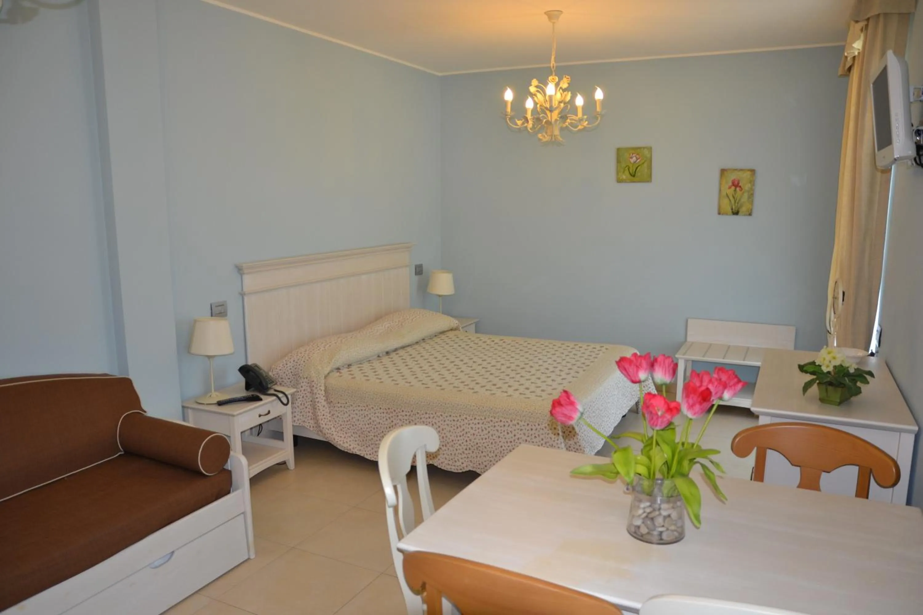 Photo of the whole room, Bed in Incantea Resort