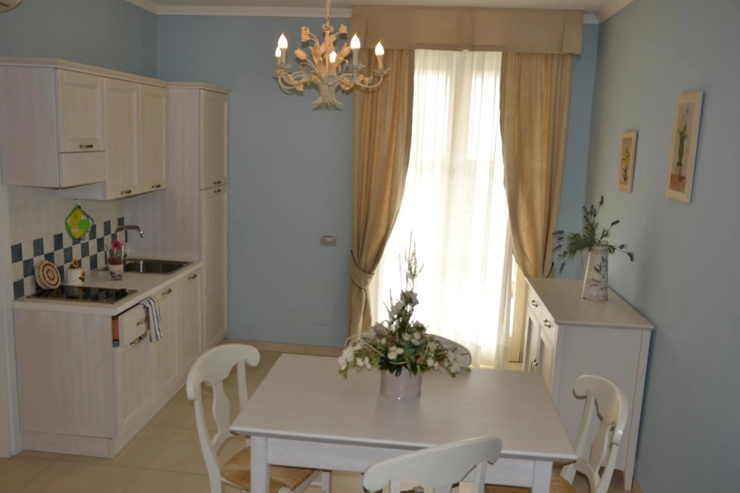 Coffee/tea facilities in Incantea Resort