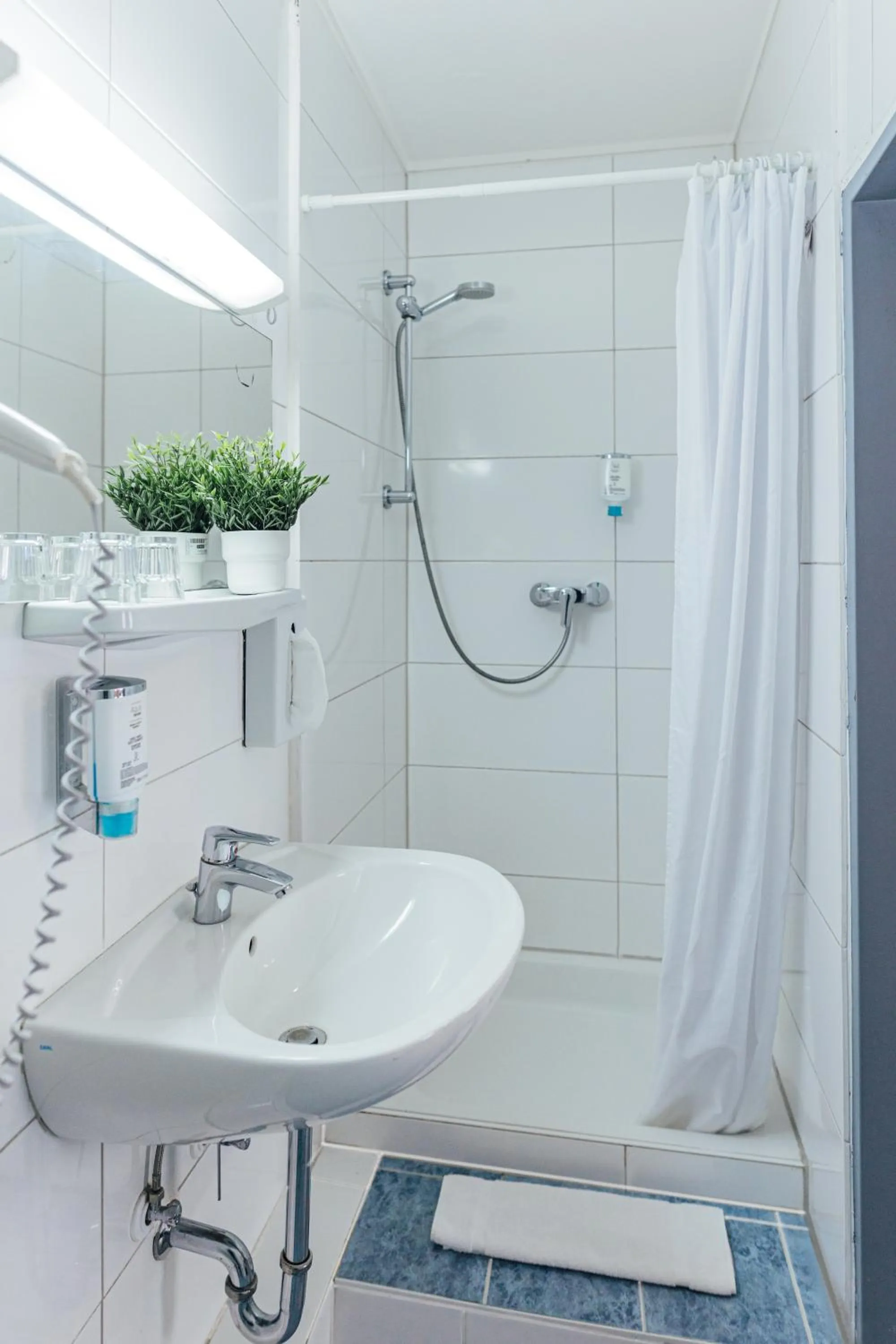 Bathroom in Hotel Commerz Hamburg