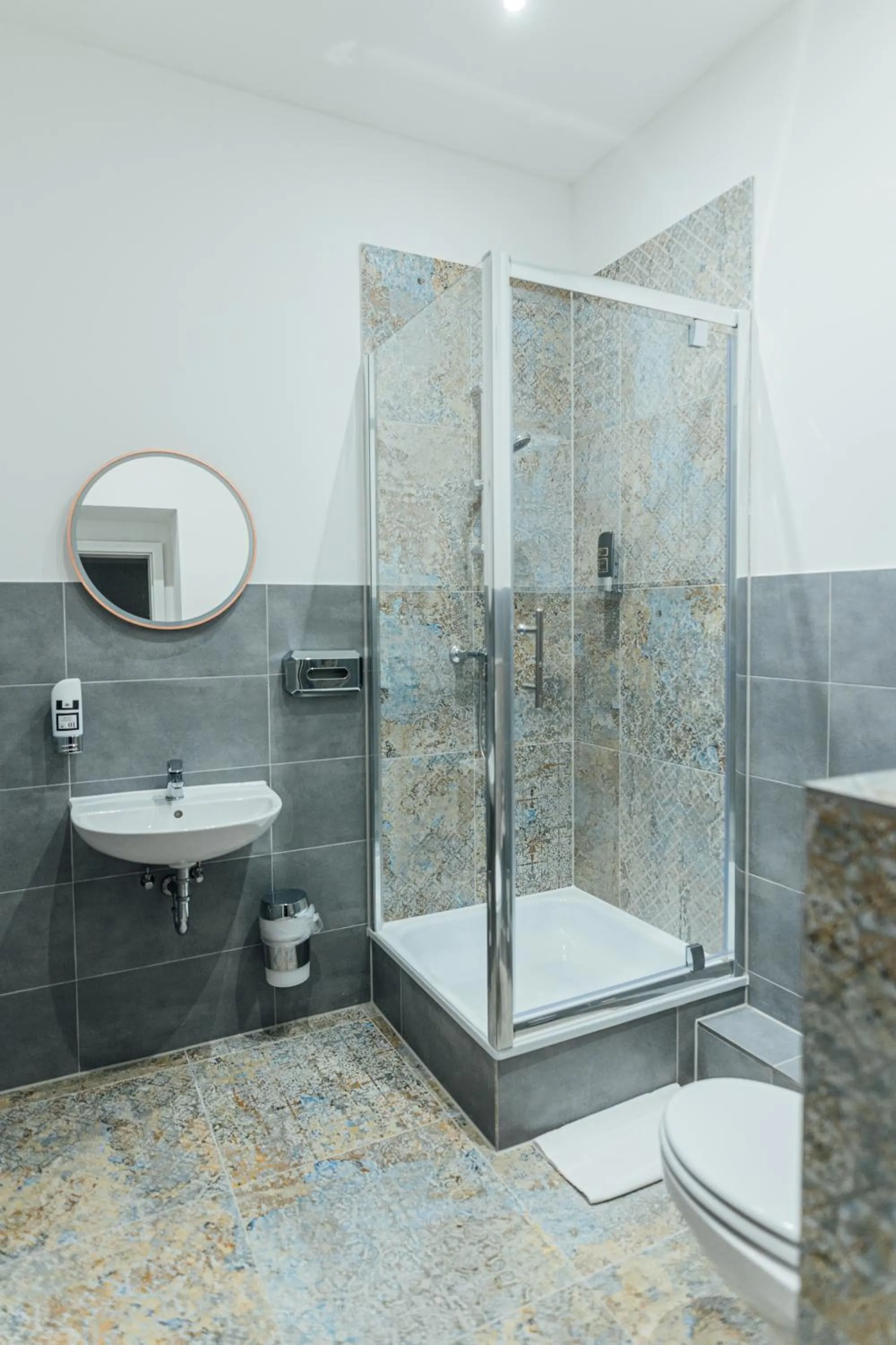 Bathroom in Hotel Commerz Hamburg