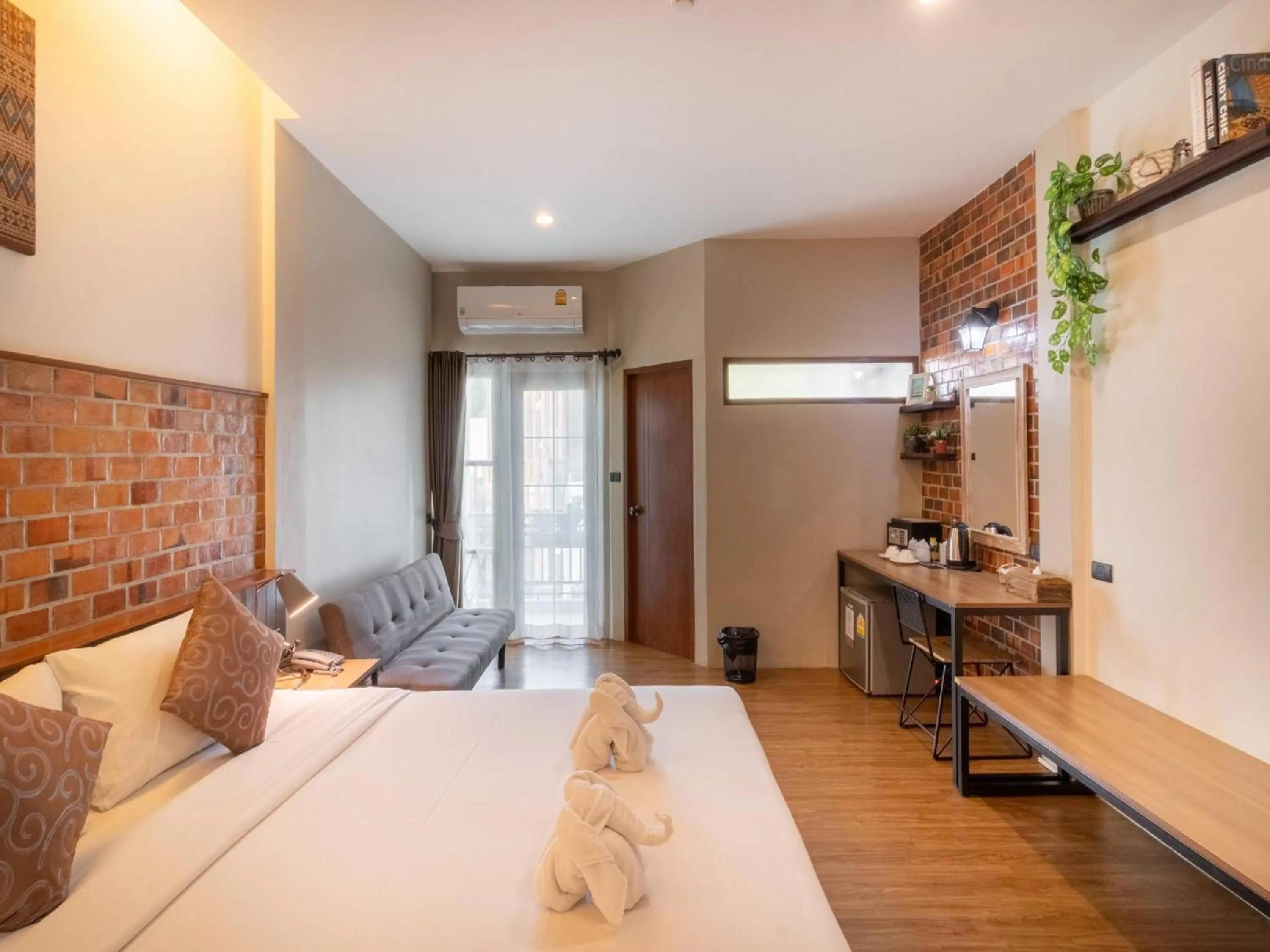 Bedroom, Bed in The Old City Wall Inn