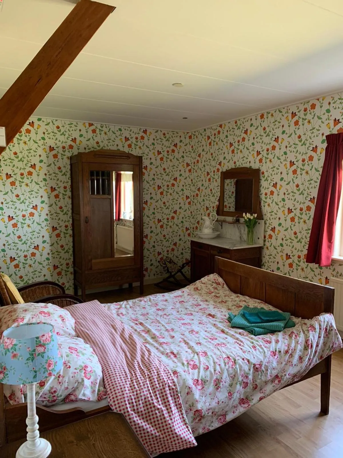 Bed in B&B De Kaagse Koe