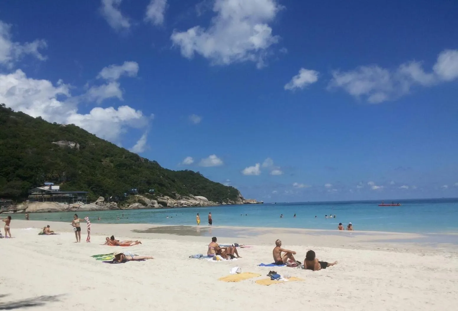 Nearby landmark in Richmond Guesthouse Haad Rin