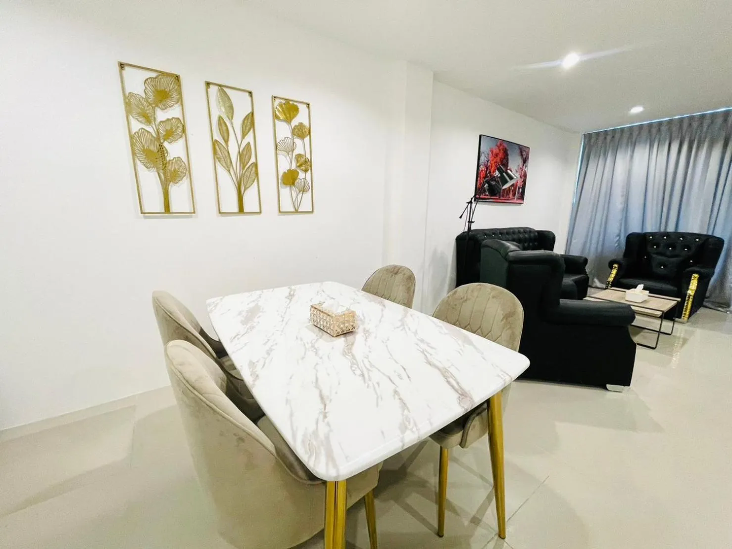 Dining area in Richmond Guesthouse Haad Rin