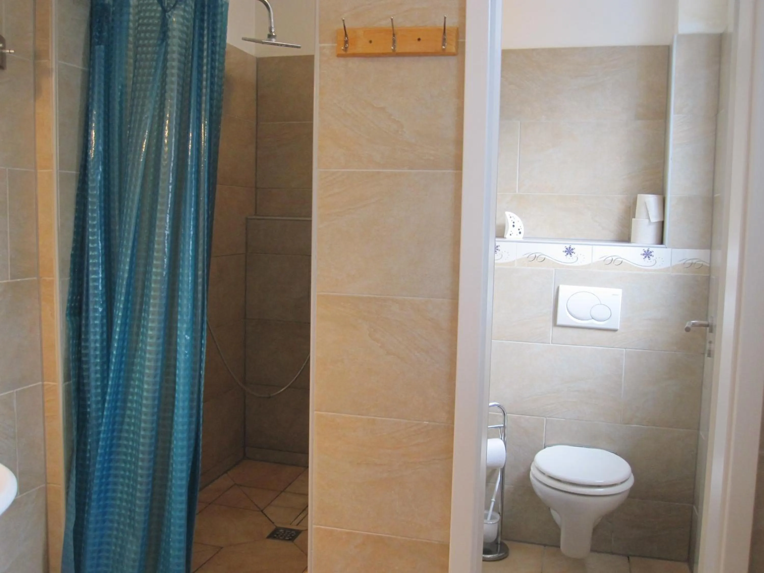 Shower in Hotel Feiertag