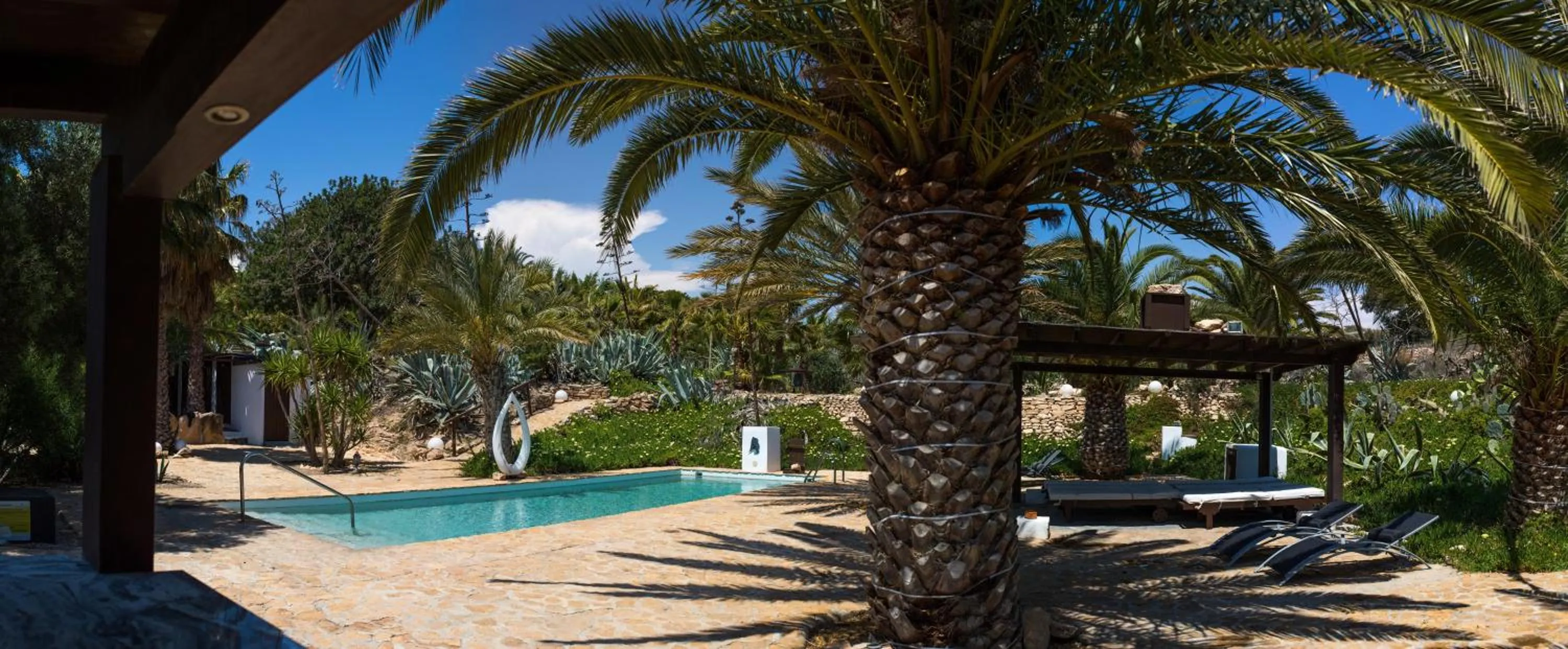 Garden in La Almendra y El Gitano