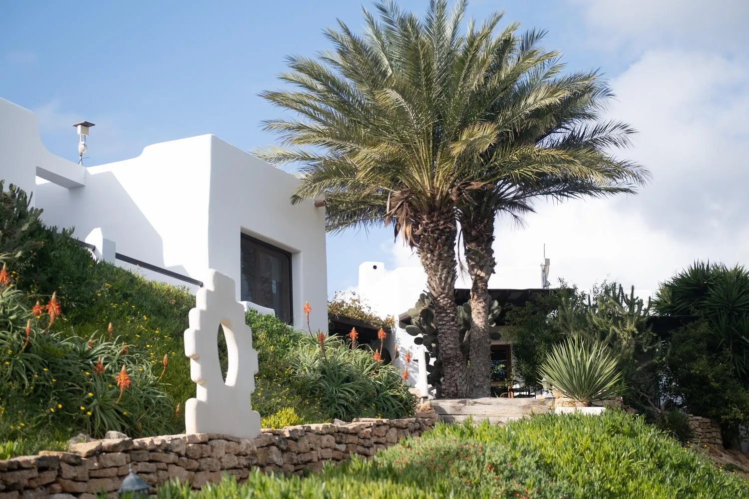 La Almendra y El Gitano