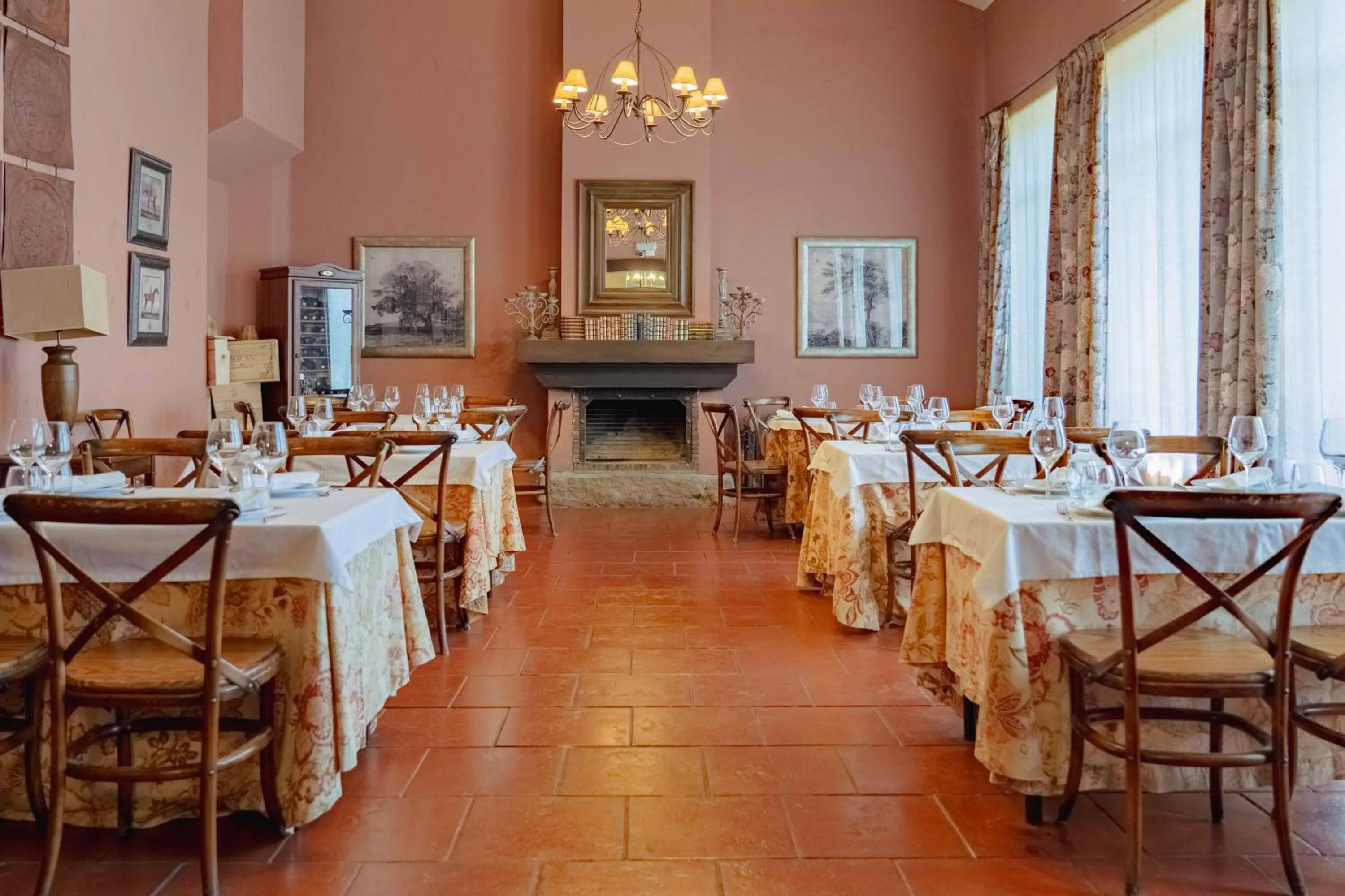 Restaurant/places to eat in Posada Real Restaurante El Linar Del Zaire