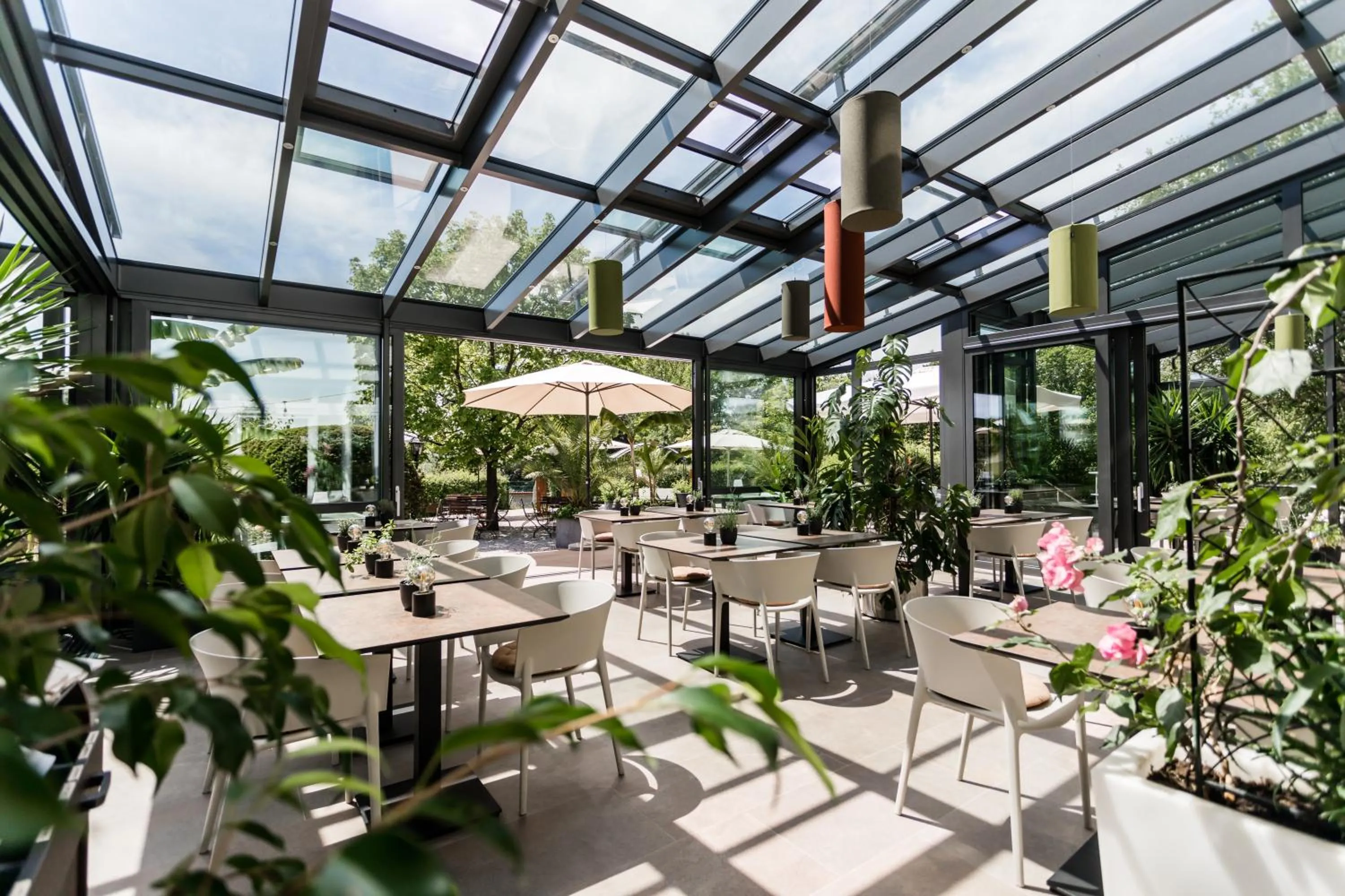 Restaurant/places to eat in Landhotel Rügheim