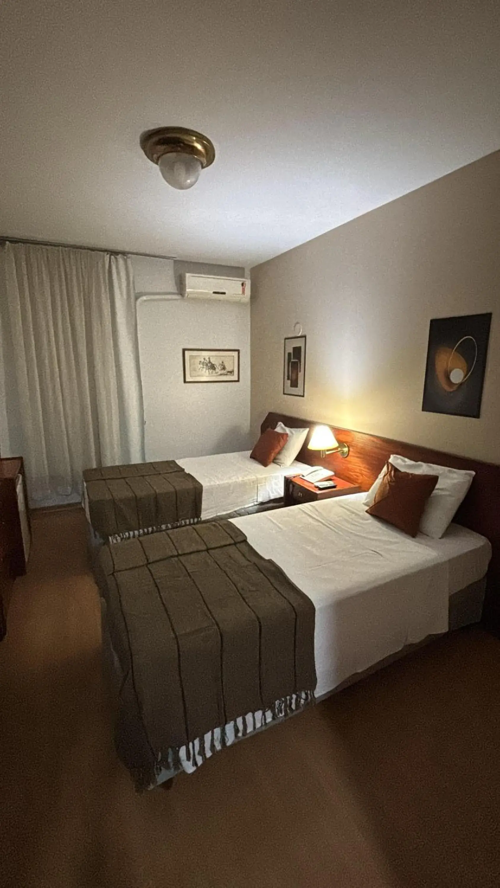 Economy Twin Room - single occupancy in Embaixador Hotel & Centro de Eventos by Fast10 Economy Twin Room - single occupancy in Embaixador Hotel & Centro de Eventos by Fast10